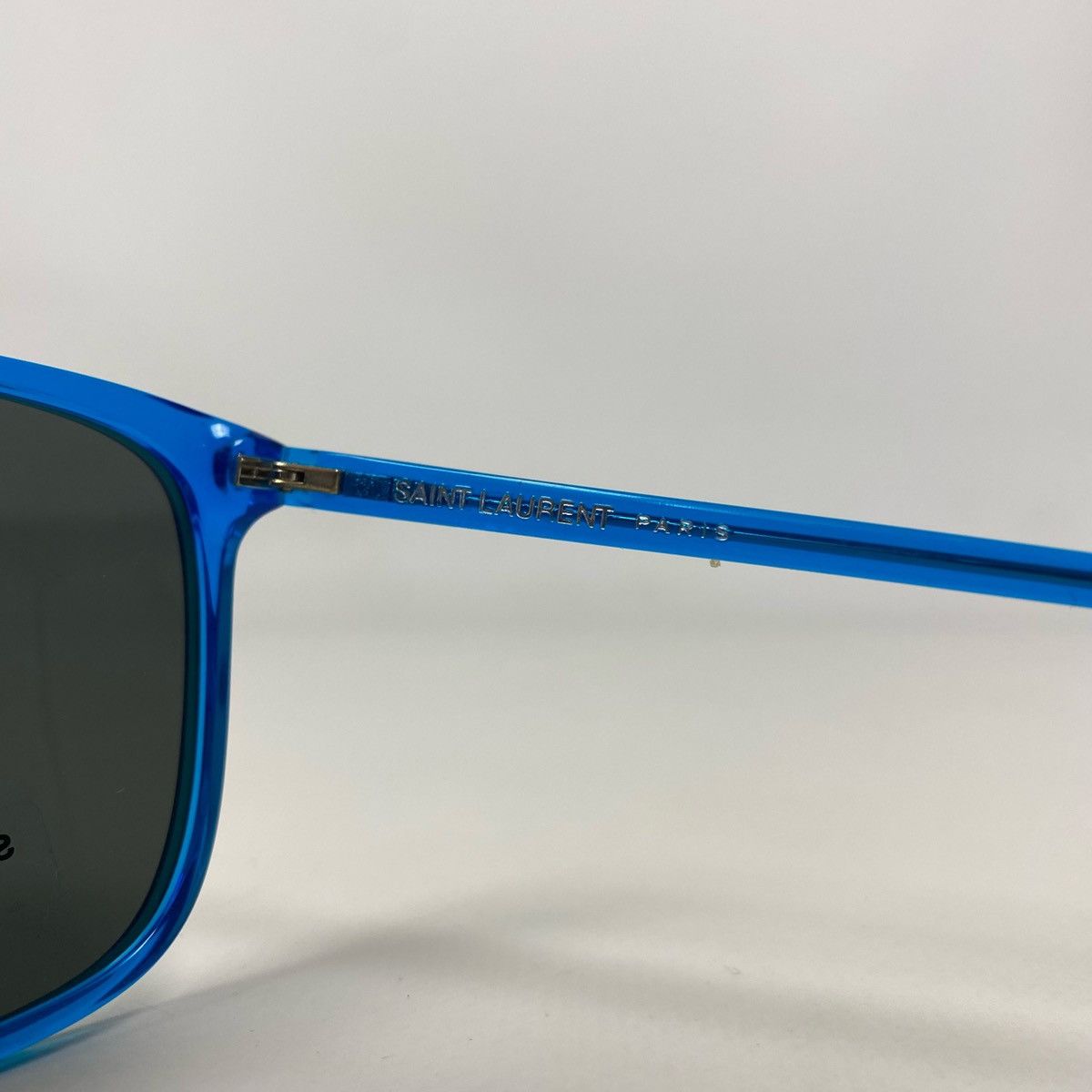 Designer Saint Laurent Paris SL37 Surf Blue Square Frame Sunglasses Size ONE SIZE - 15 Thumbnail