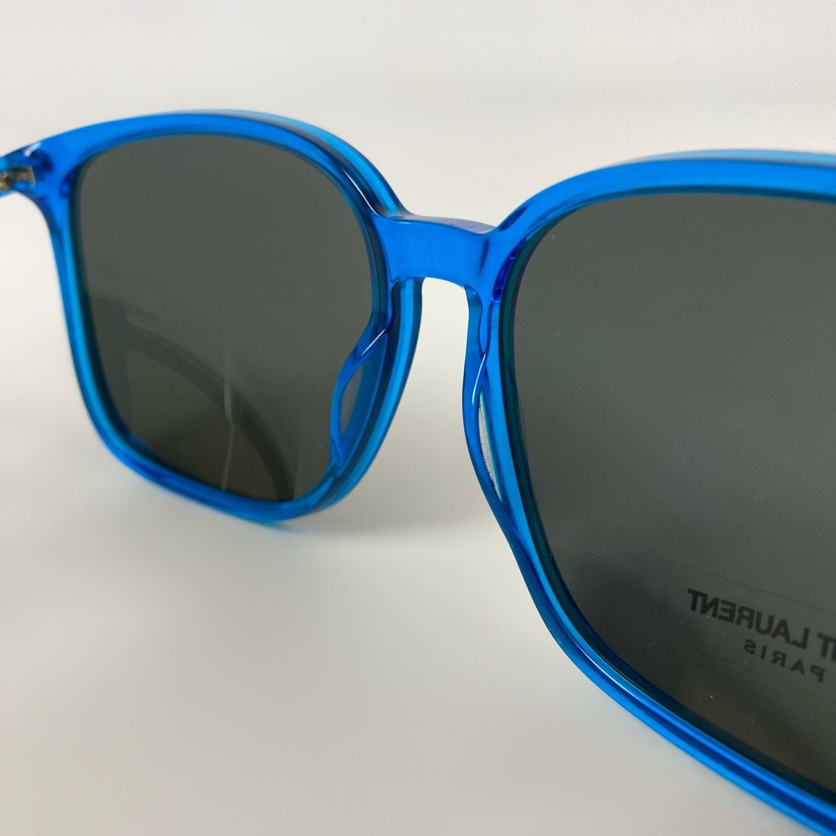 Designer Saint Laurent Paris SL37 Surf Blue Square Frame Sunglasses Size ONE SIZE - 14 Thumbnail