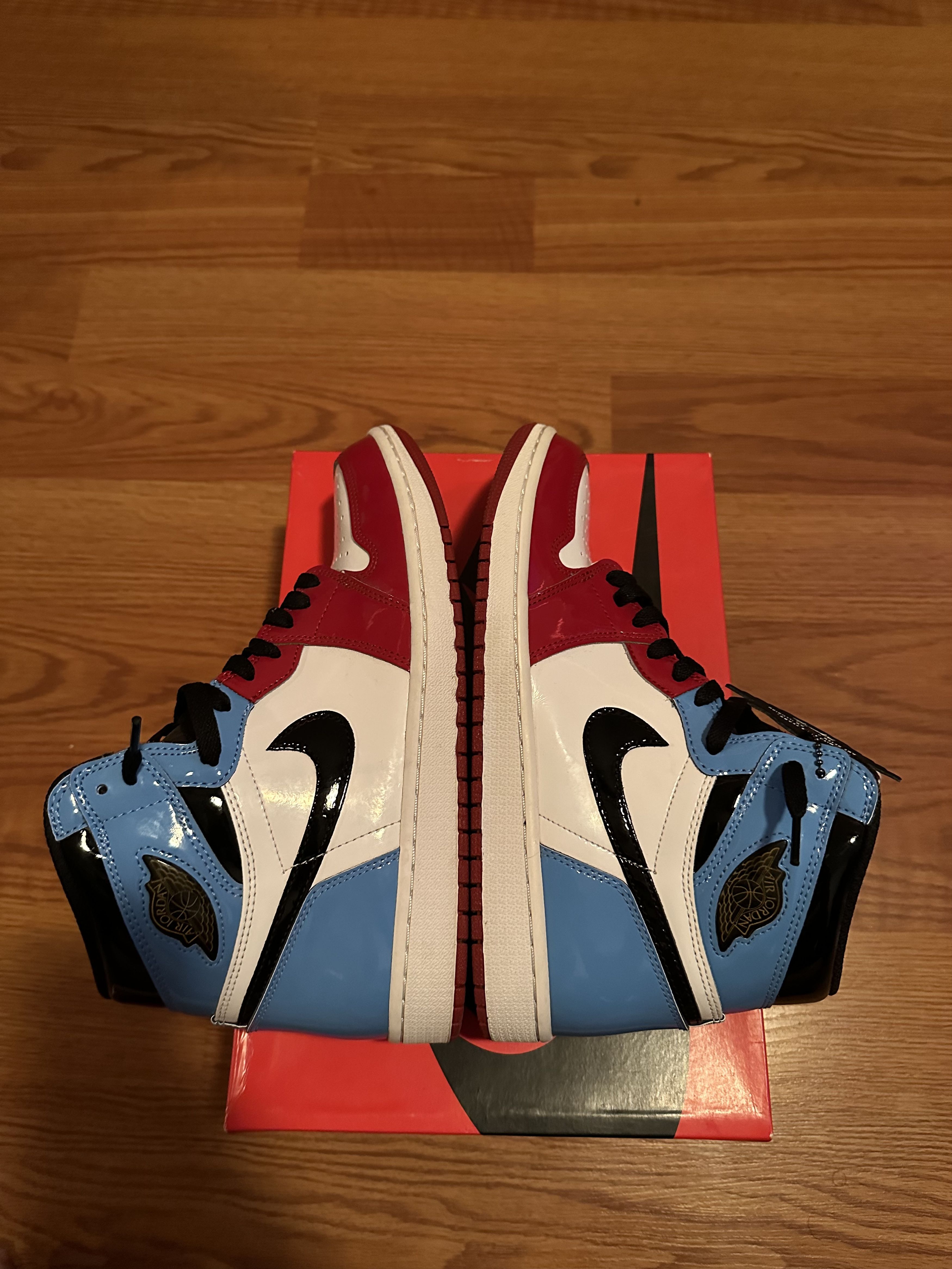 Jordan Brand Jordan Retro 1 Fearless Size US 9.5 / EU 42-43 - 2 Thumbnail