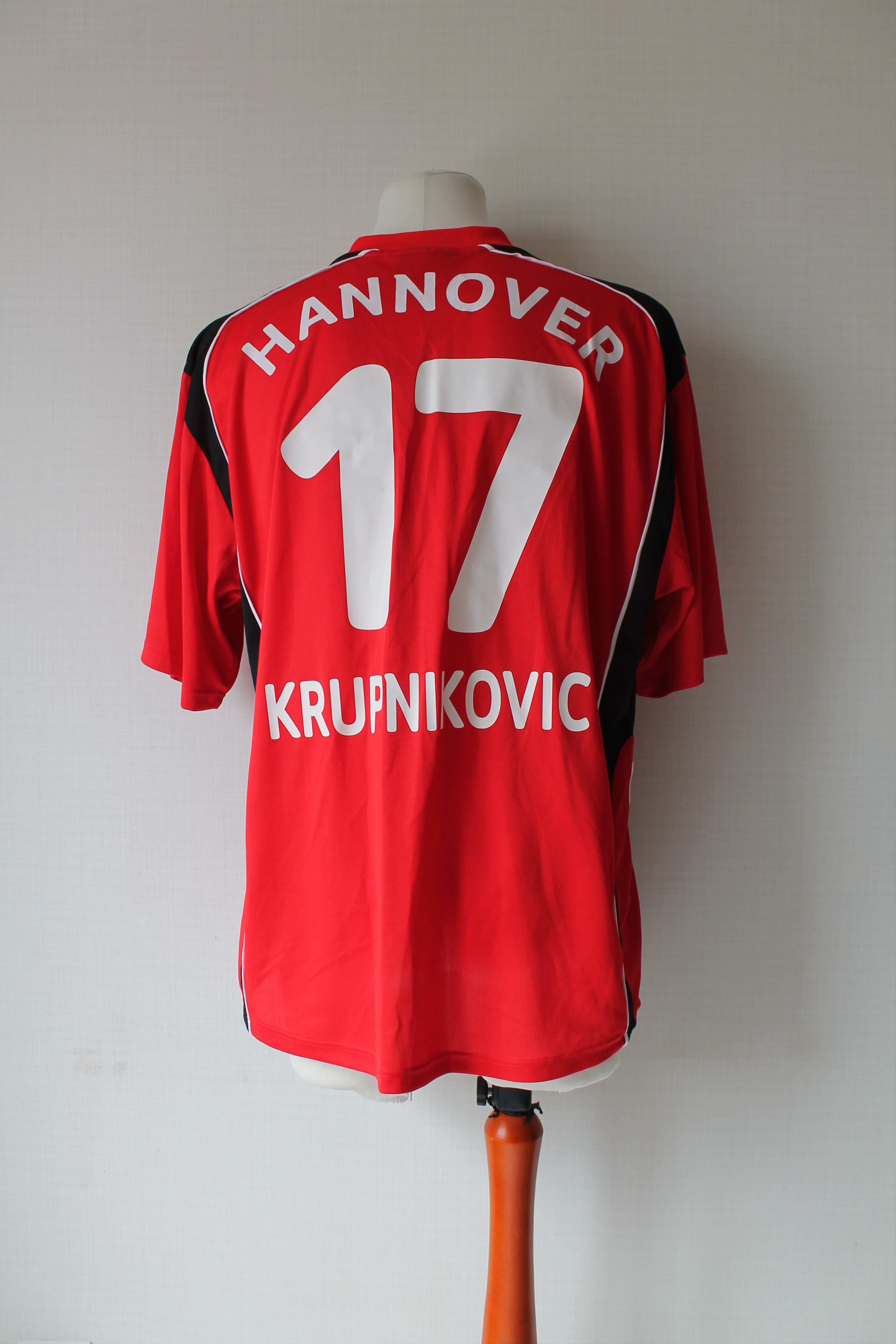 Vintage 2004 Hannover 96 Home #17 Krupnikovic Soccer Jersey shirt Size US XXL / EU 58 / 5 - 5 Thumbnail