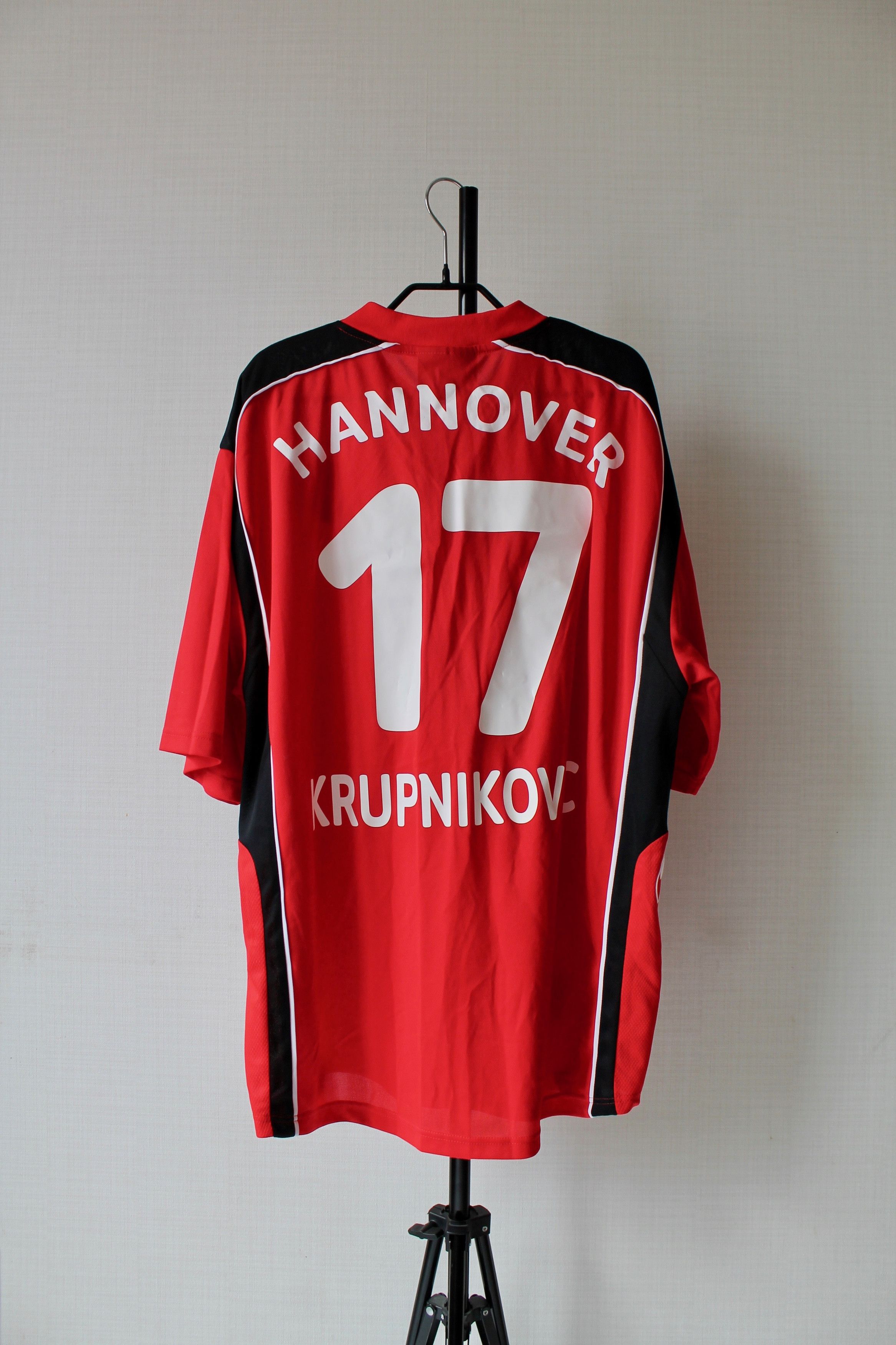 Vintage 2004 Hannover 96 Home #17 Krupnikovic Soccer Jersey shirt Size US XXL / EU 58 / 5 - 8 Thumbnail