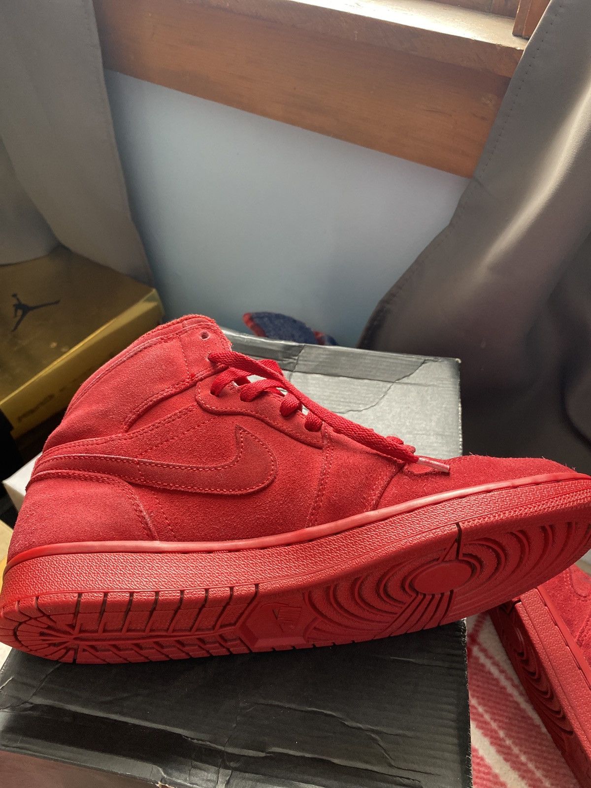 Jordan Brand Jordan 1 High Red Suede Size US 9 / EU 42 - 3 Thumbnail