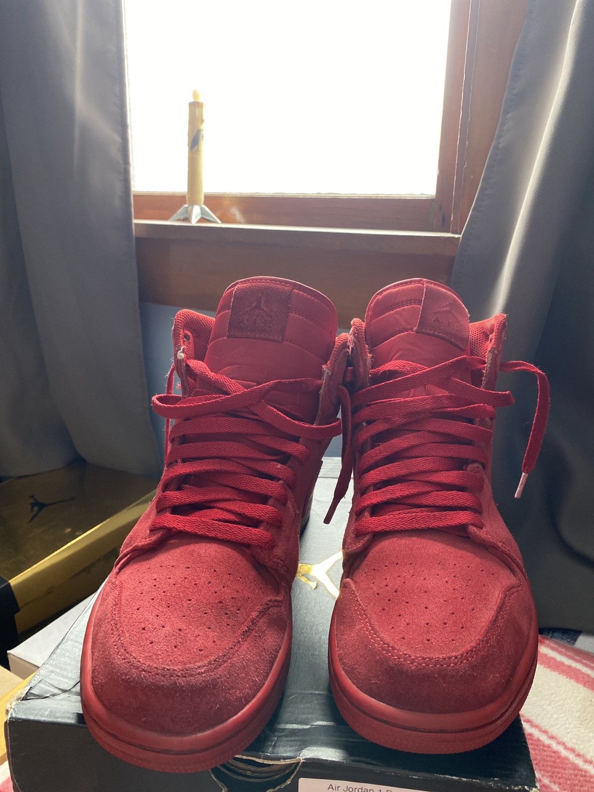 Jordan Brand Jordan 1 High Red Suede Size US 9 / EU 42 - 2 Thumbnail