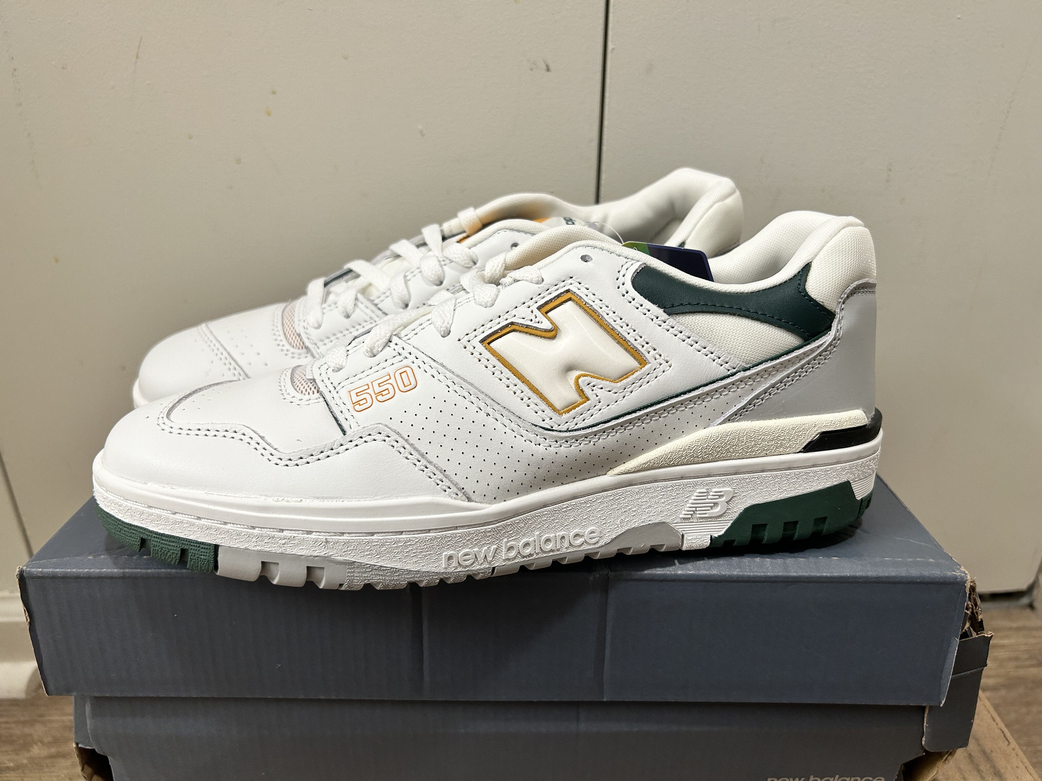 New Balance New Balance 550 Nightwatch Green / BB550PWC / Brand New Size US 9.5 / EU 42-43 - 1 Thumbnail