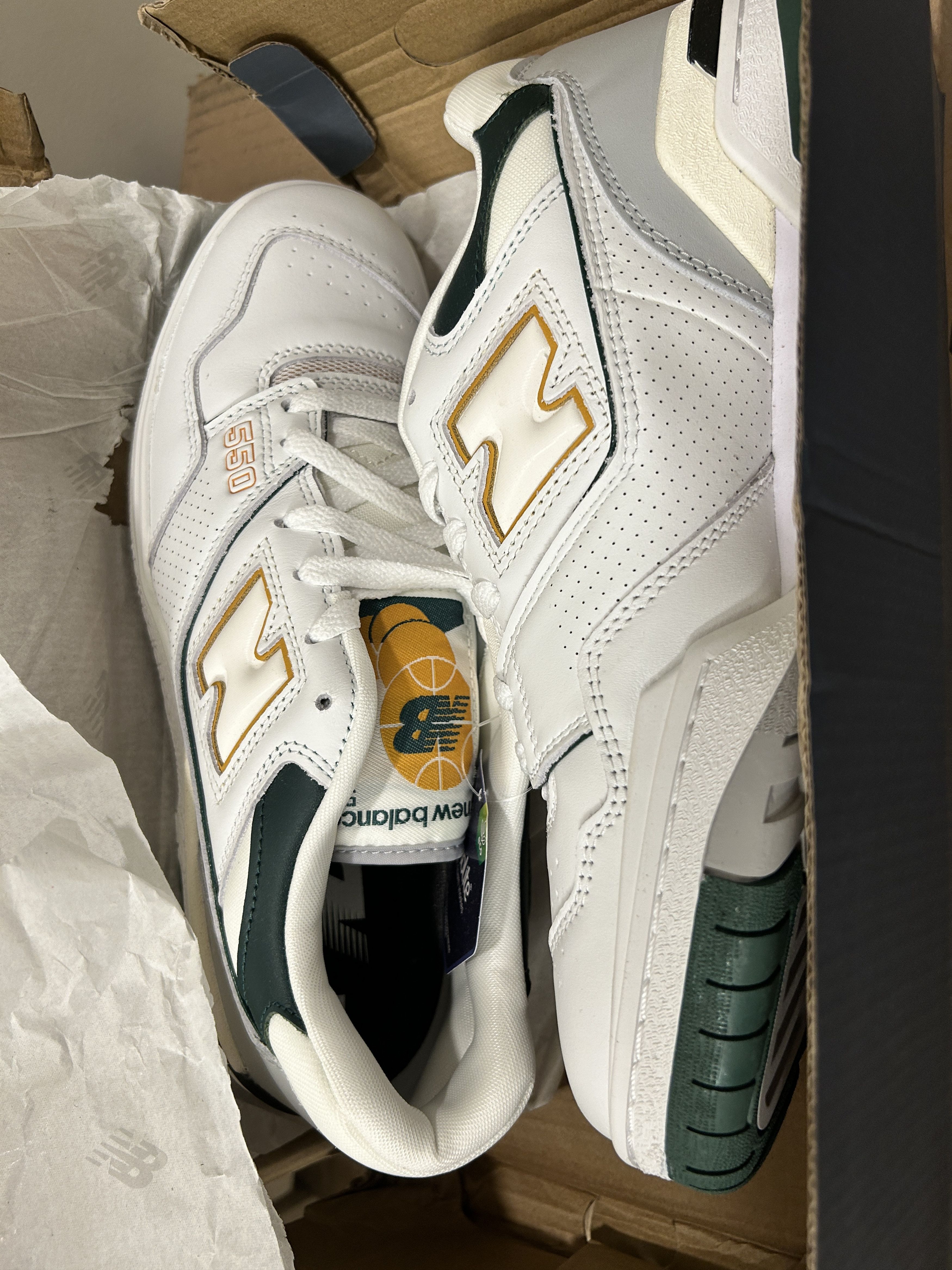 New Balance New Balance 550 Nightwatch Green / BB550PWC / Brand New Size US 9.5 / EU 42-43 - 4 Thumbnail