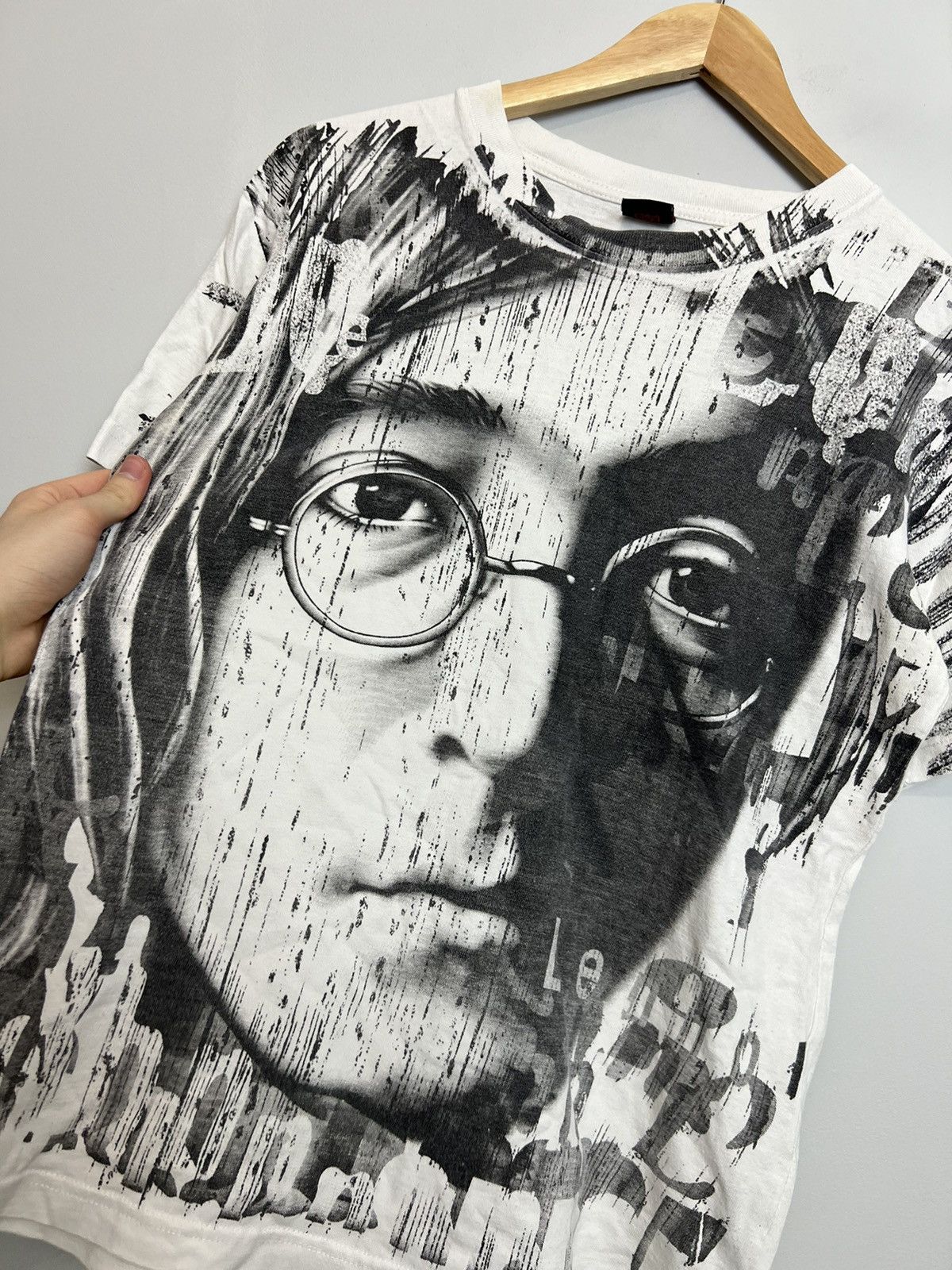 Band Tees VTG 00s John Lennon Big Graphic All Over Print T-Shirt Size US M / EU 48-50 / 2 - 3 Thumbnail