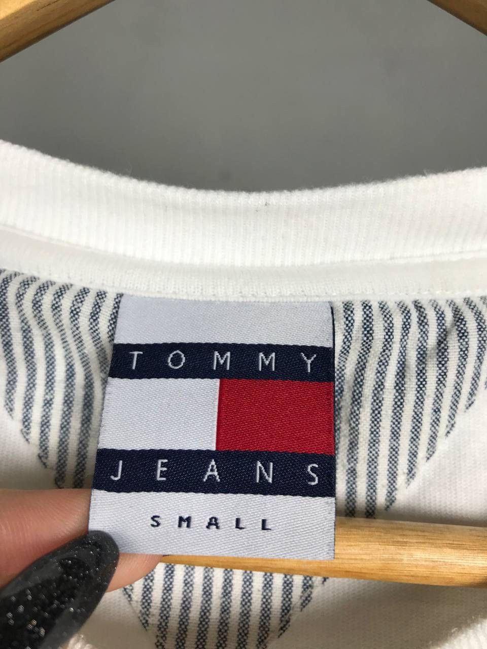 Tommy Hilfiger Tommy Hilfiger luxury streetwear big logo overprinted tee Size US S / EU 44-46 / 1 - 5 Thumbnail
