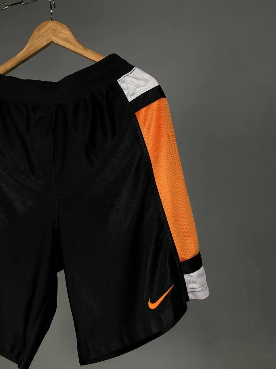 Nike Nike swoosh streetwear vintage sportwear shorts Size US 34 / EU 50 - 2 Thumbnail