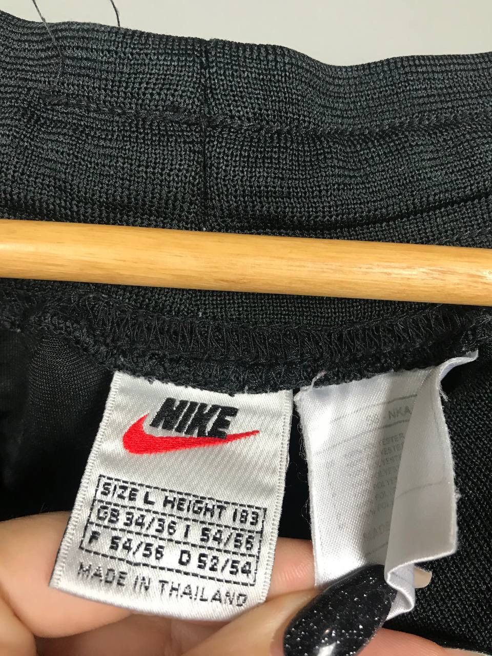 Nike Nike swoosh streetwear vintage sportwear shorts Size US 34 / EU 50 - 3 Thumbnail