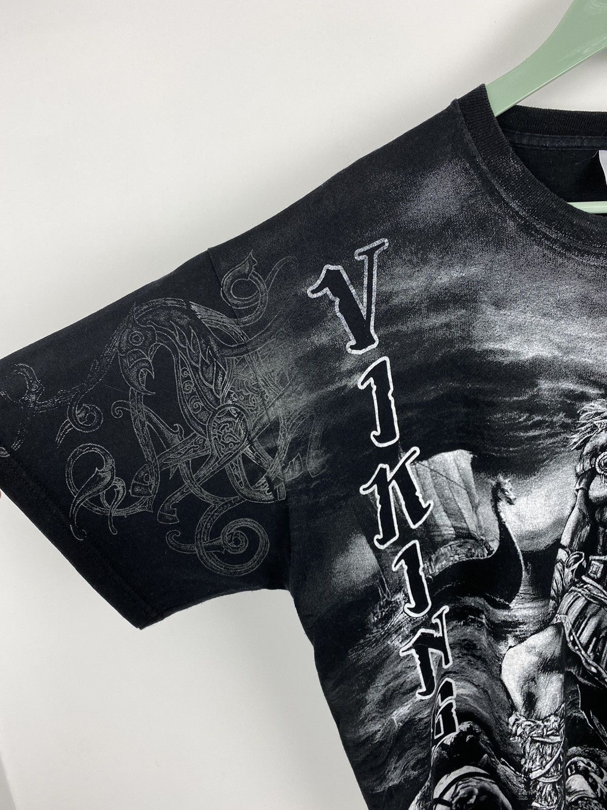 Band Tees Vintage Y2K Viking Valhalla Overprint T Shit Tee Stitch Size US XL / EU 56 / 4 - 4 Thumbnail