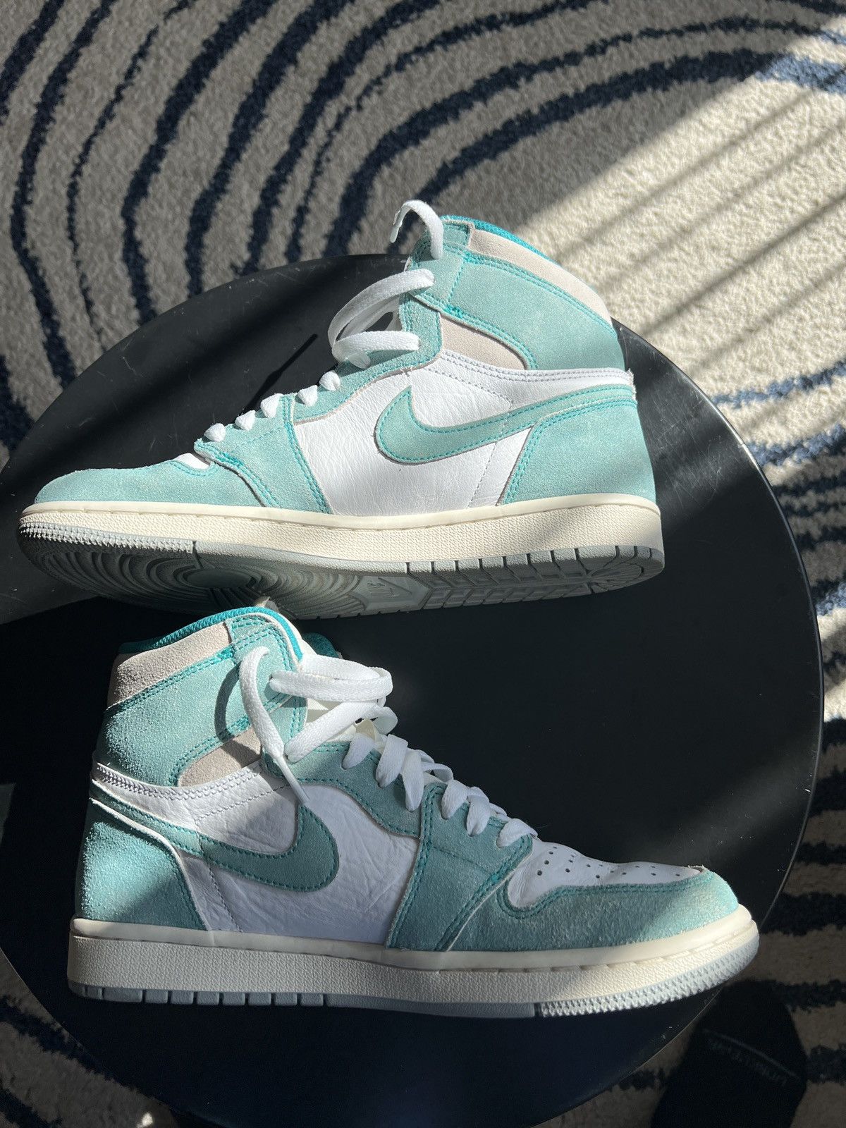 Nike Air Jordan 1 retro high OG Sz.8 turbo green Size US 8 / EU 41 - 2 Thumbnail