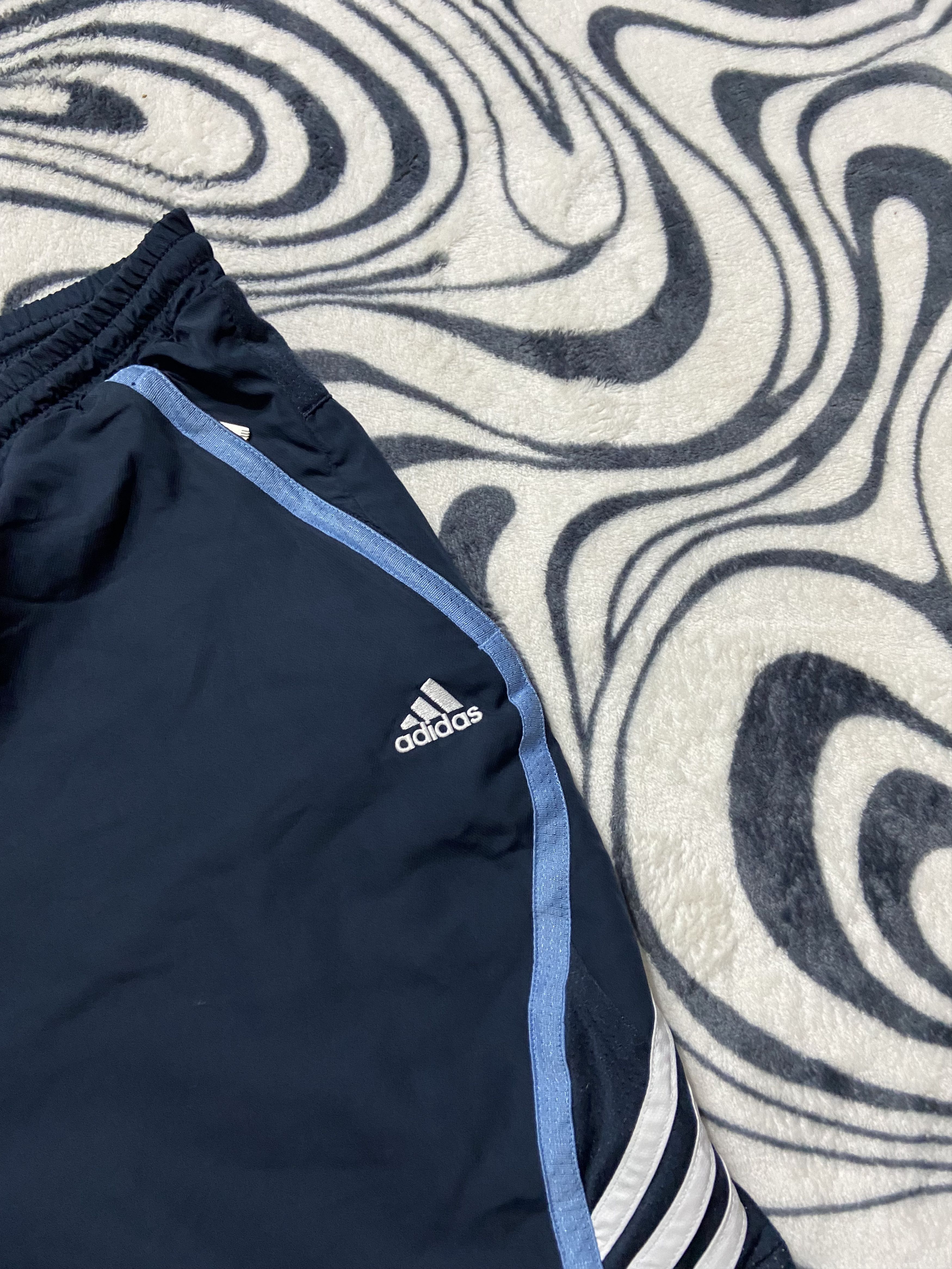 Adidas × Vintage Vintage Adidas Mens Nylon Shorts Y2K Size US 36 / EU 52 - 2 Thumbnail