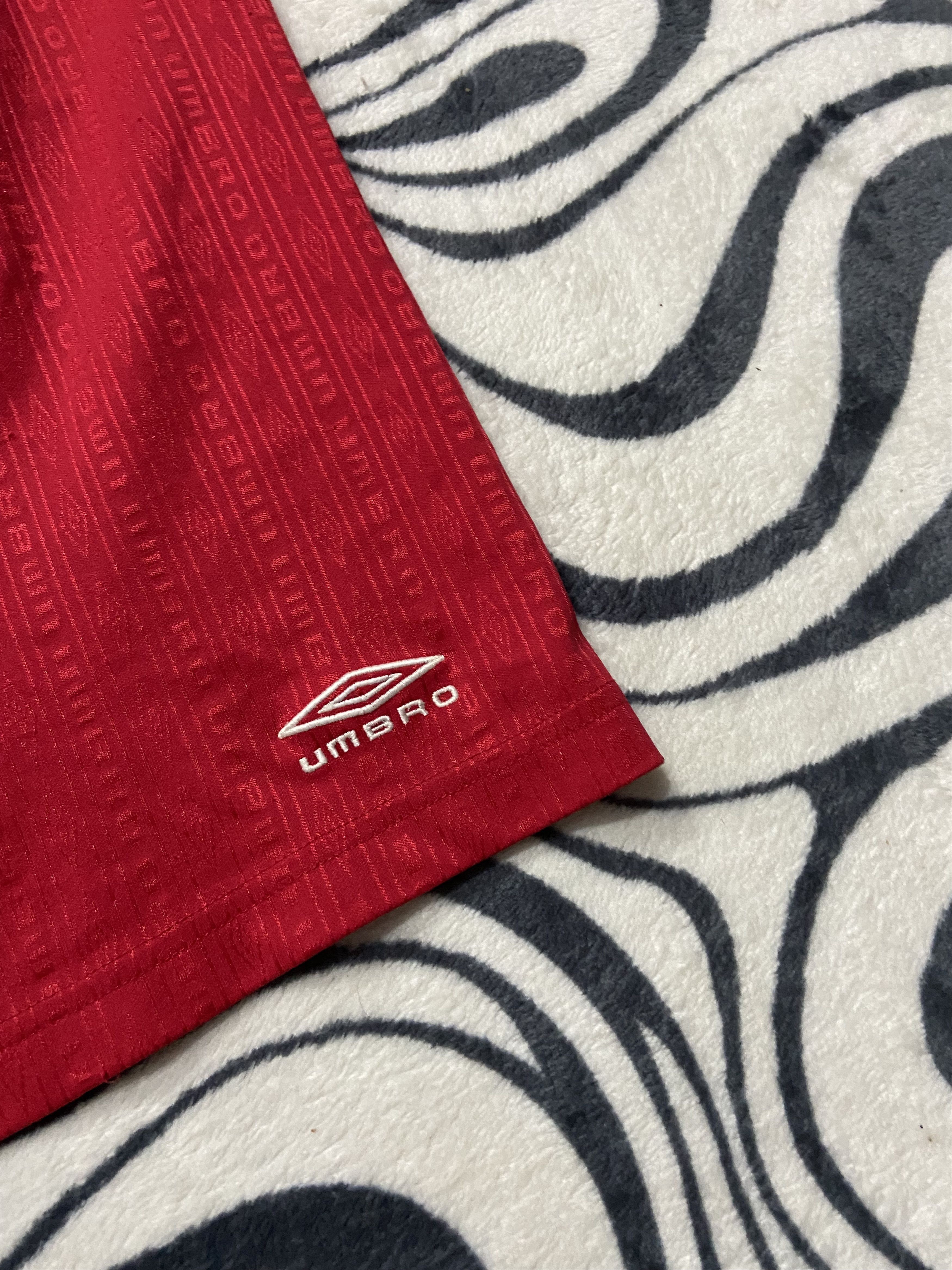 Umbro × Vintage Vintage Umbro Mens Shorts Dri Fit Y2K Size US 32 / EU 48 - 2 Thumbnail