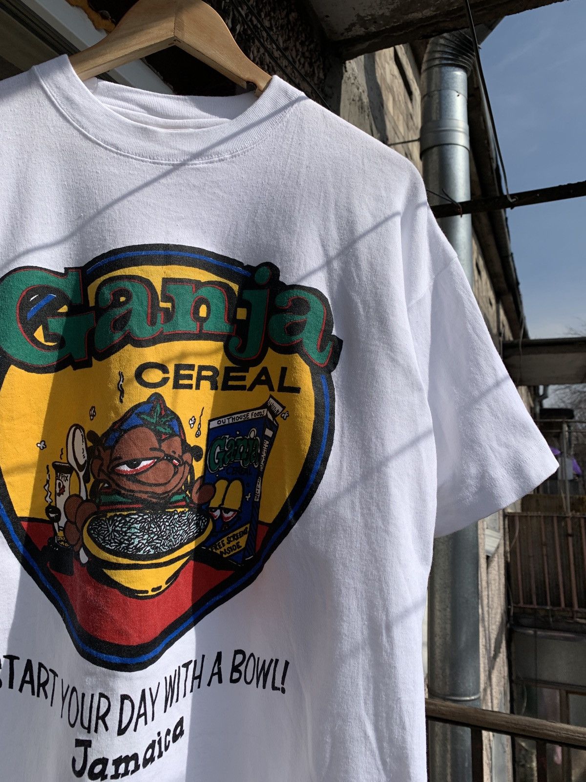 Vintage Vintage Ganja Cereal Jamaica White T-Shirt Size US M / EU 48-50 / 2 - 4 Thumbnail