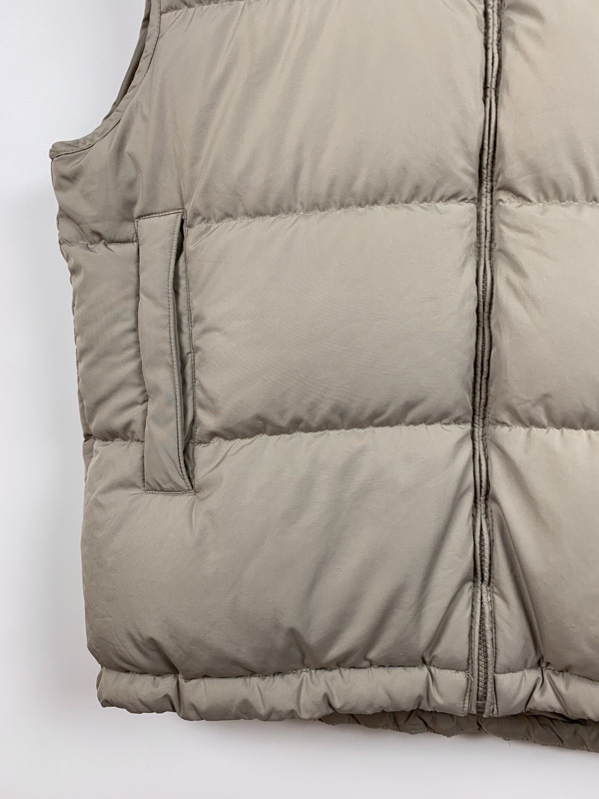 Nike 00s Vintage Nike Beige Down Puffer Vest Size US L / EU 52-54 / 3 - 9 Thumbnail