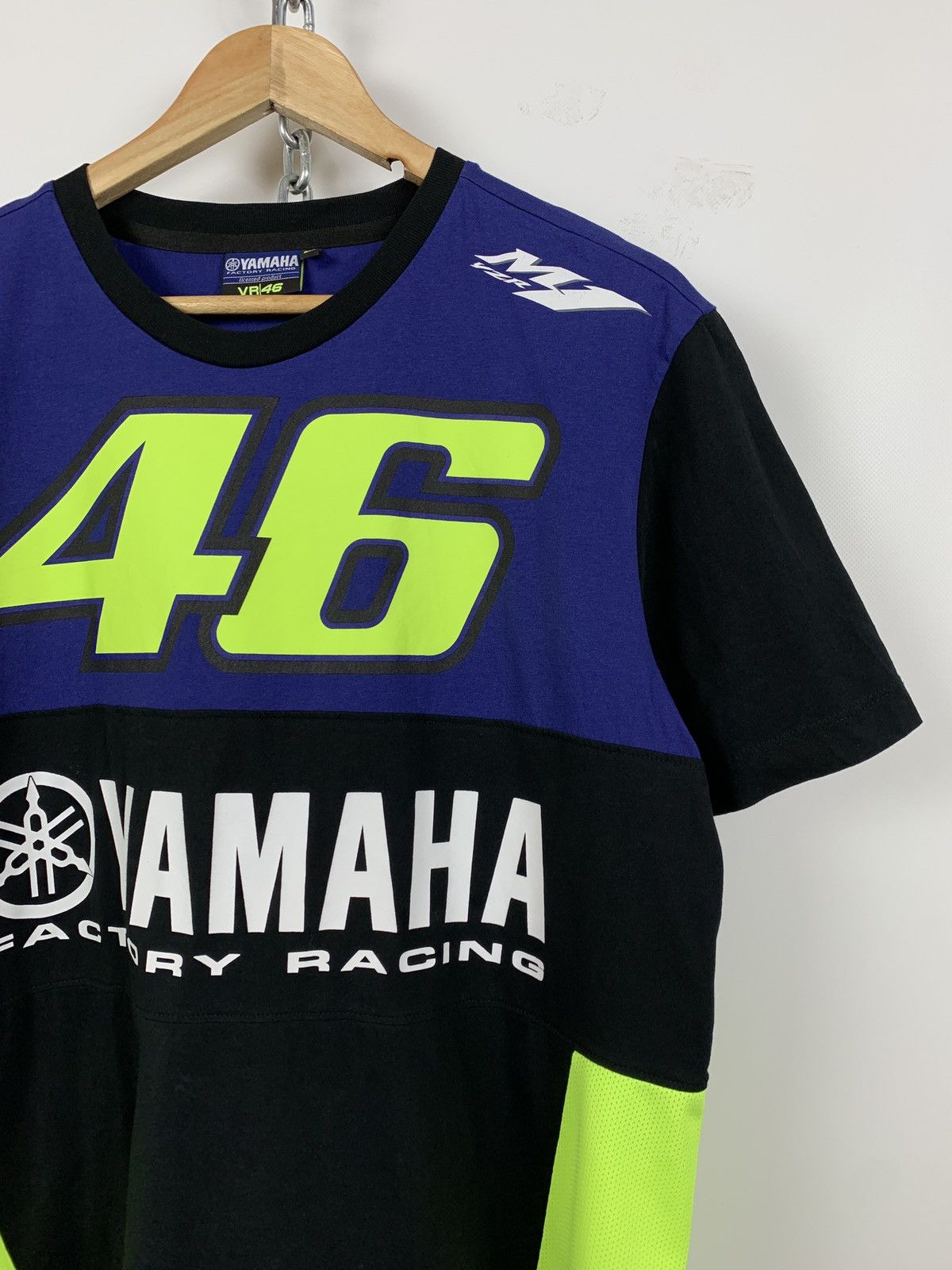 Vintage Vintage Yamaha Valentino Rossi #46 Racing T-Shirt Size US XL / EU 56 / 4 - 5 Thumbnail