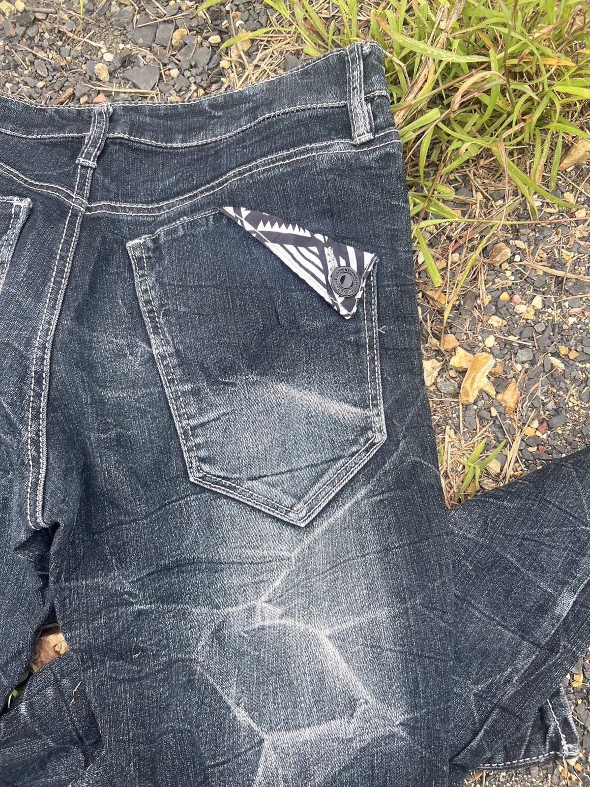 Japanese Brand × Vintage Distressed Jeans with rare design straight cut Size US 32 / EU 48 - 5 Thumbnail