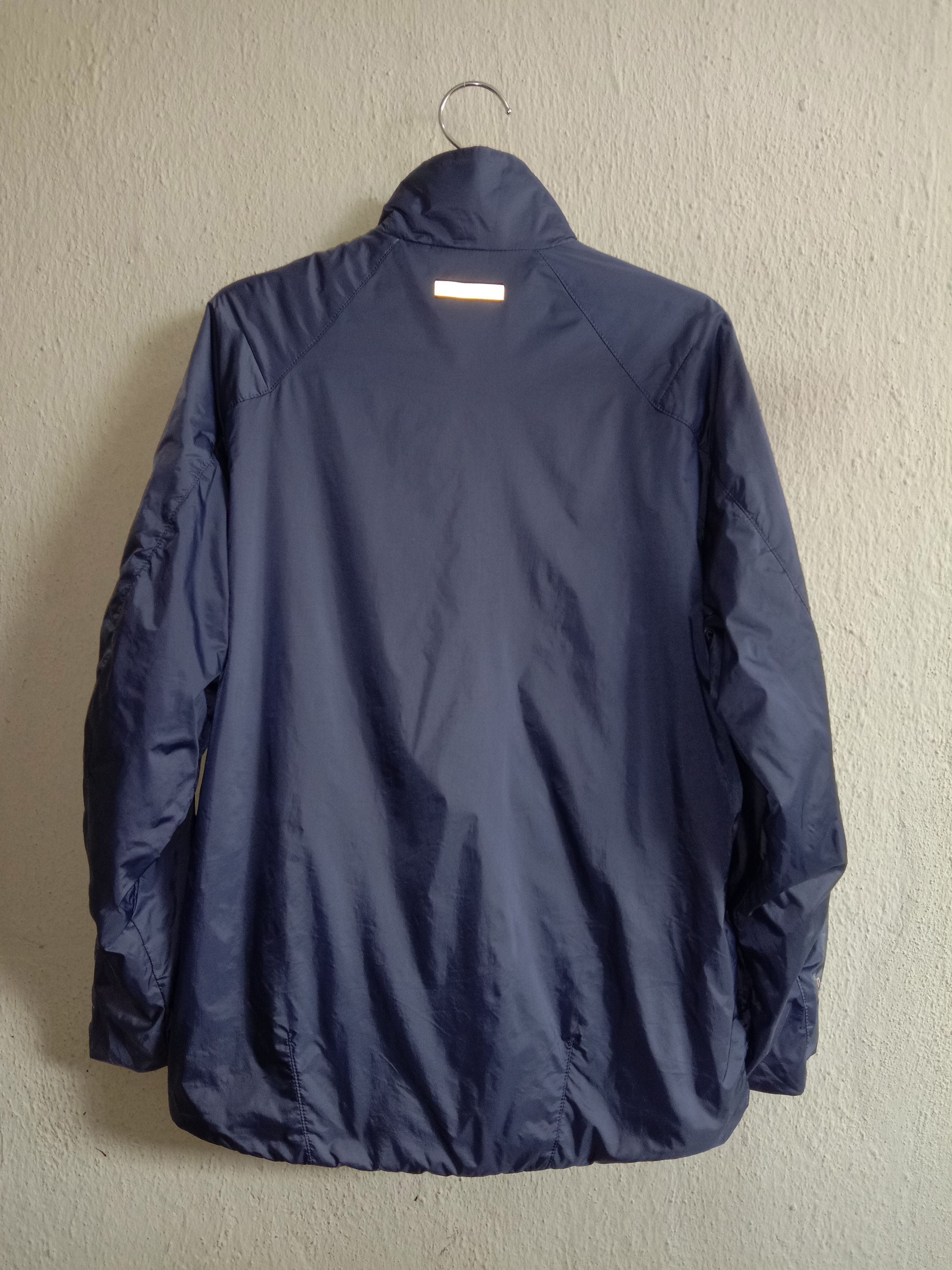 Descente Waterproof / Windproof / Breathable / Light Weight Jacket Size US M / EU 48-50 / 2 - 3 Thumbnail