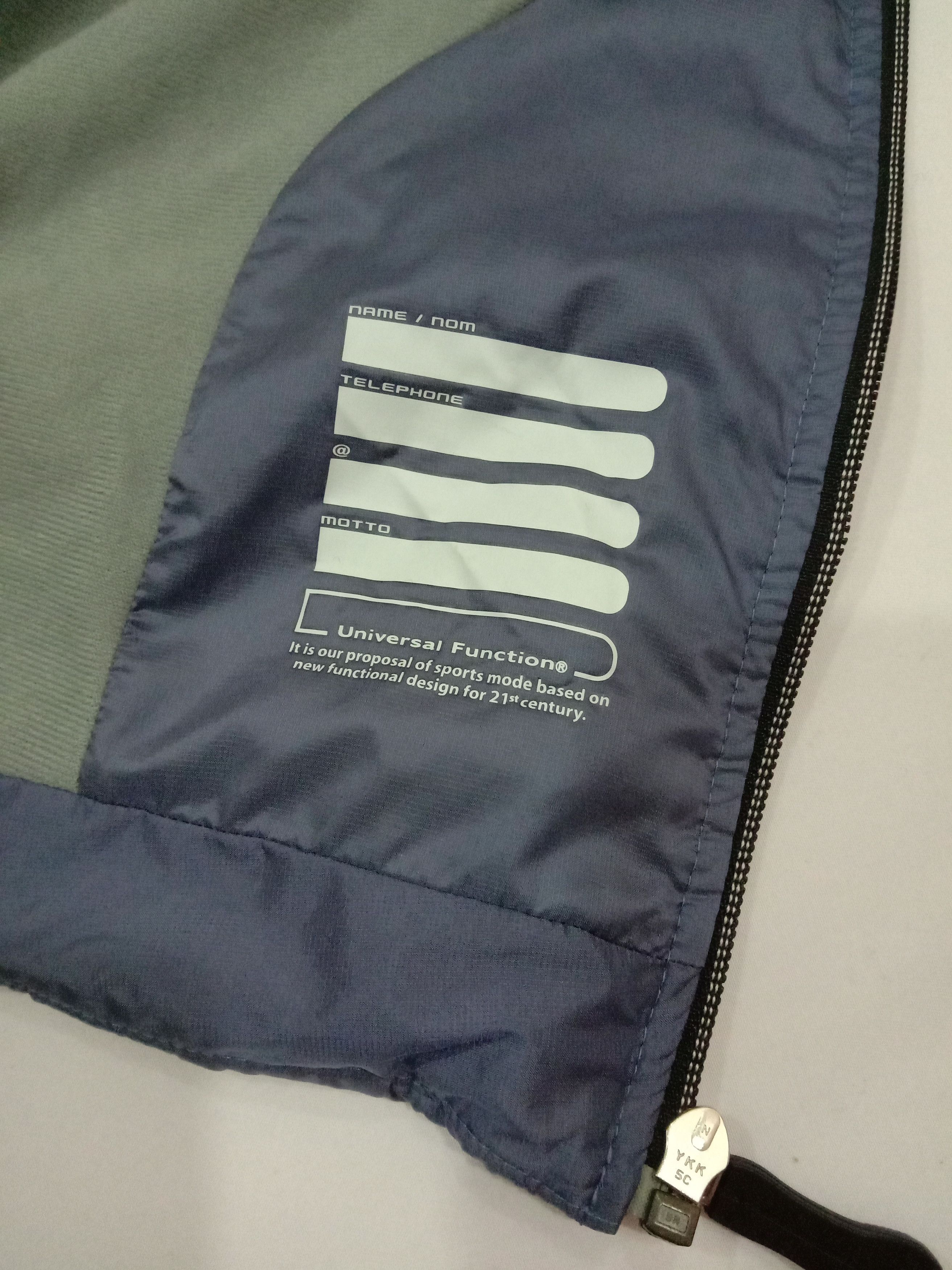 Descente Waterproof / Windproof / Breathable / Light Weight Jacket Size US M / EU 48-50 / 2 - 5 Thumbnail