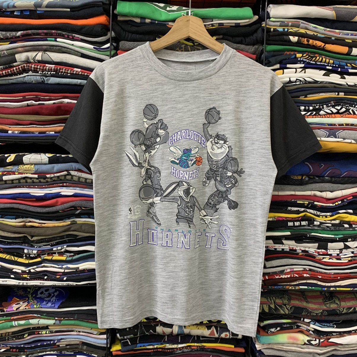 NBA × Vintage VINTAGE CHARLOTTE HORNETS x SPACE JAM Size US S / EU 44-46 / 1 - 1 Thumbnail