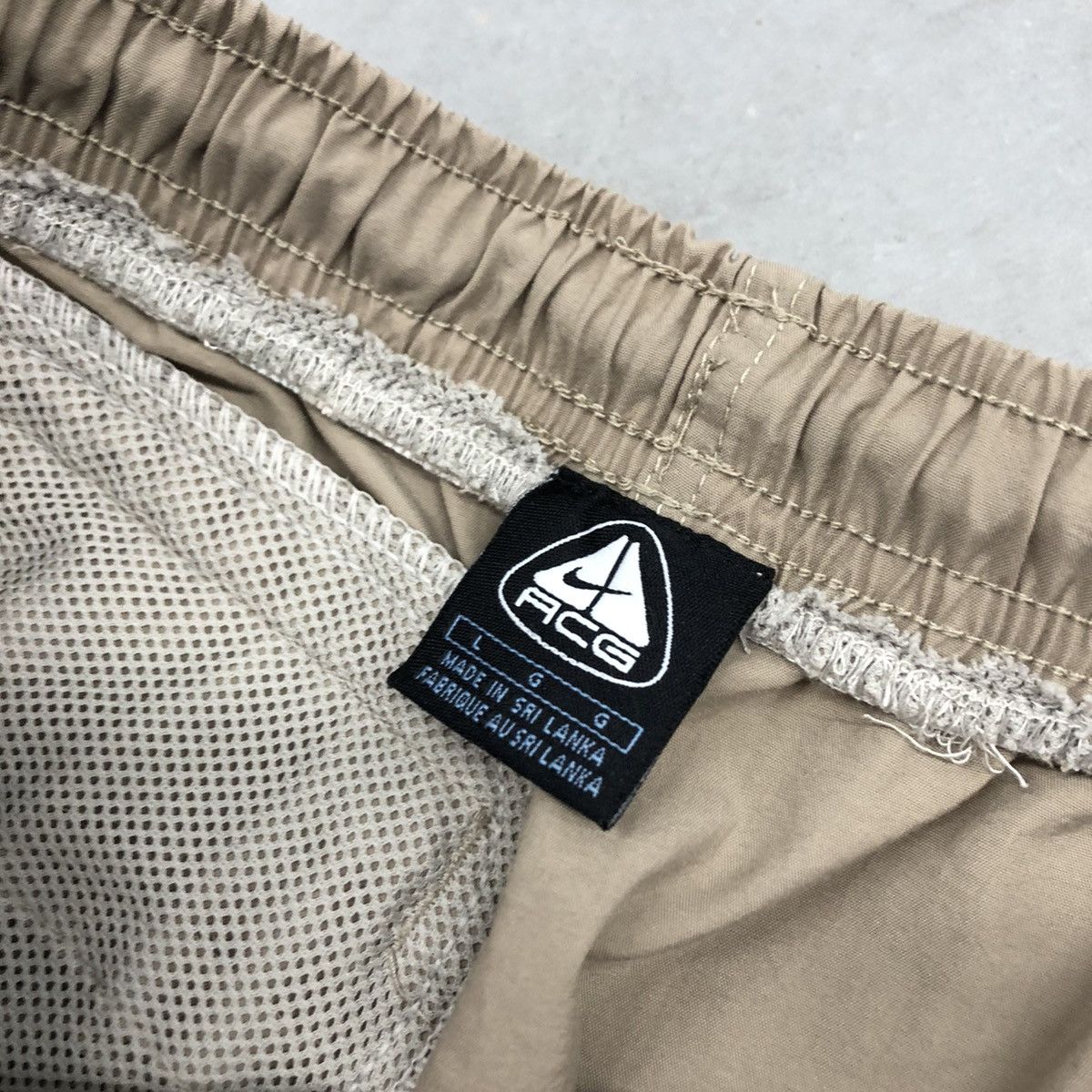 Nike ACG × Vintage ACG Baggies Hiking Short Size US 34 / EU 50 - 3 Thumbnail
