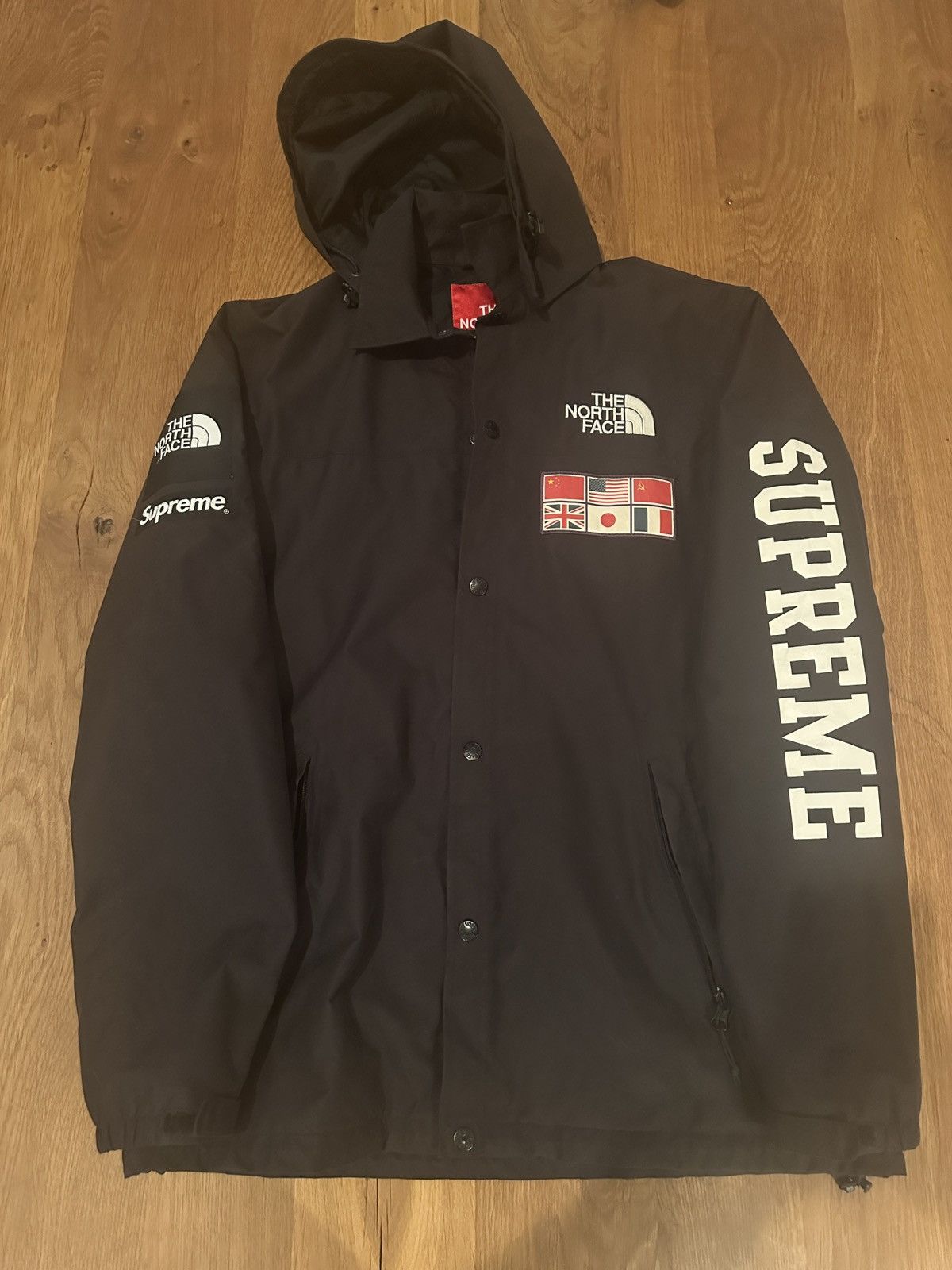 Supreme Supreme tnf 14ss north face expedition coach flag jacket