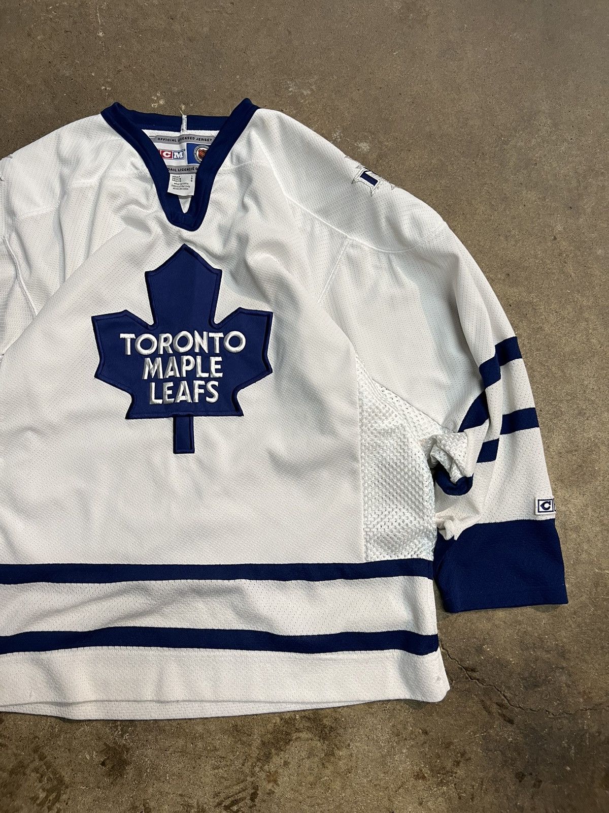 Ccm × NHL × Vintage Vintage 90's Toronto Maple Leafs CCM Hockey Jersey Size US L / EU 52-54 / 3 - 2 Thumbnail