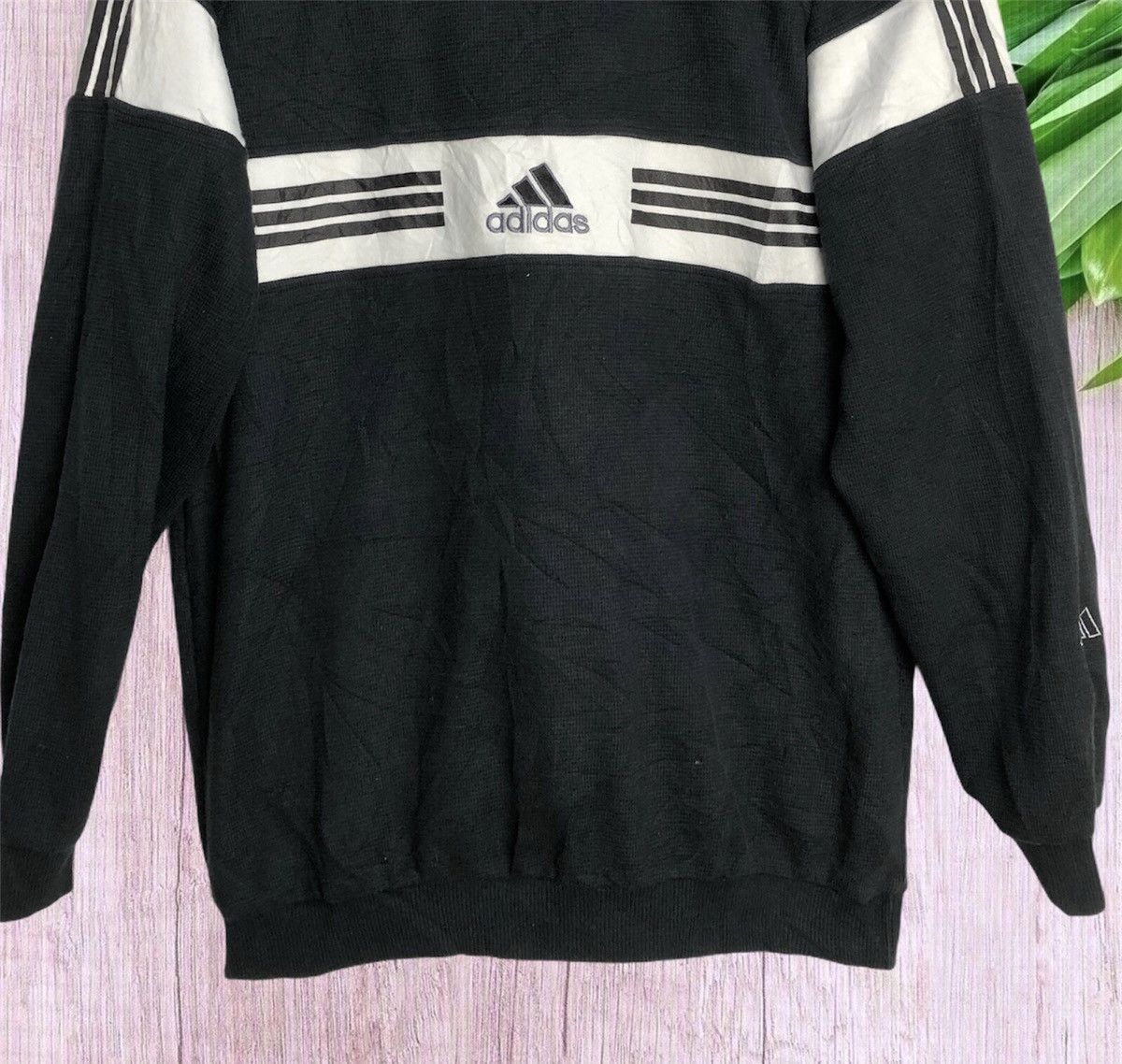 Adidas 90s Vintage Adidas Vintage crewneck sweatshirt center logo Size US L / EU 52-54 / 3 - 3 Thumbnail
