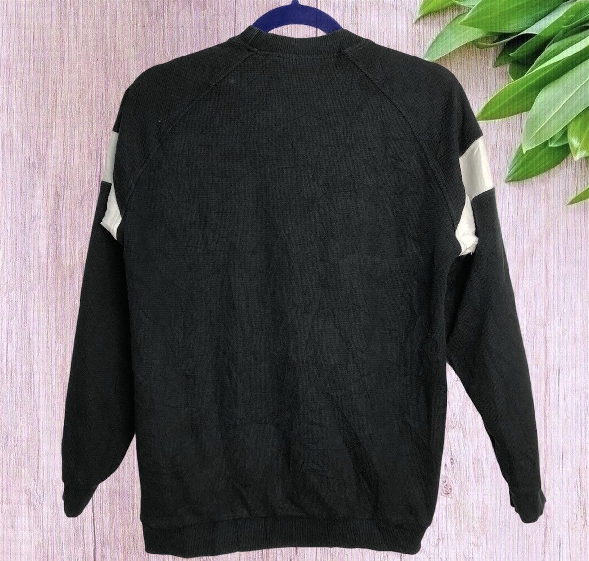 Adidas 90s Vintage Adidas Vintage crewneck sweatshirt center logo Size US L / EU 52-54 / 3 - 4 Thumbnail