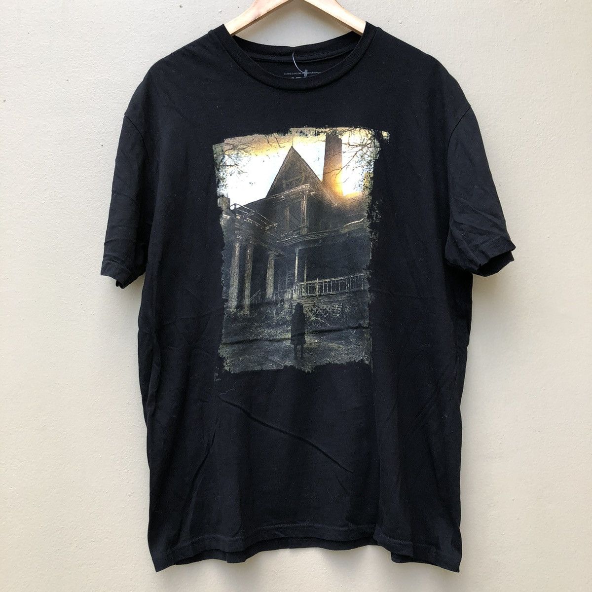 Vintage Vintage residentevil capcom game t shirt Size US XL / EU 56 / 4 - 1 Thumbnail