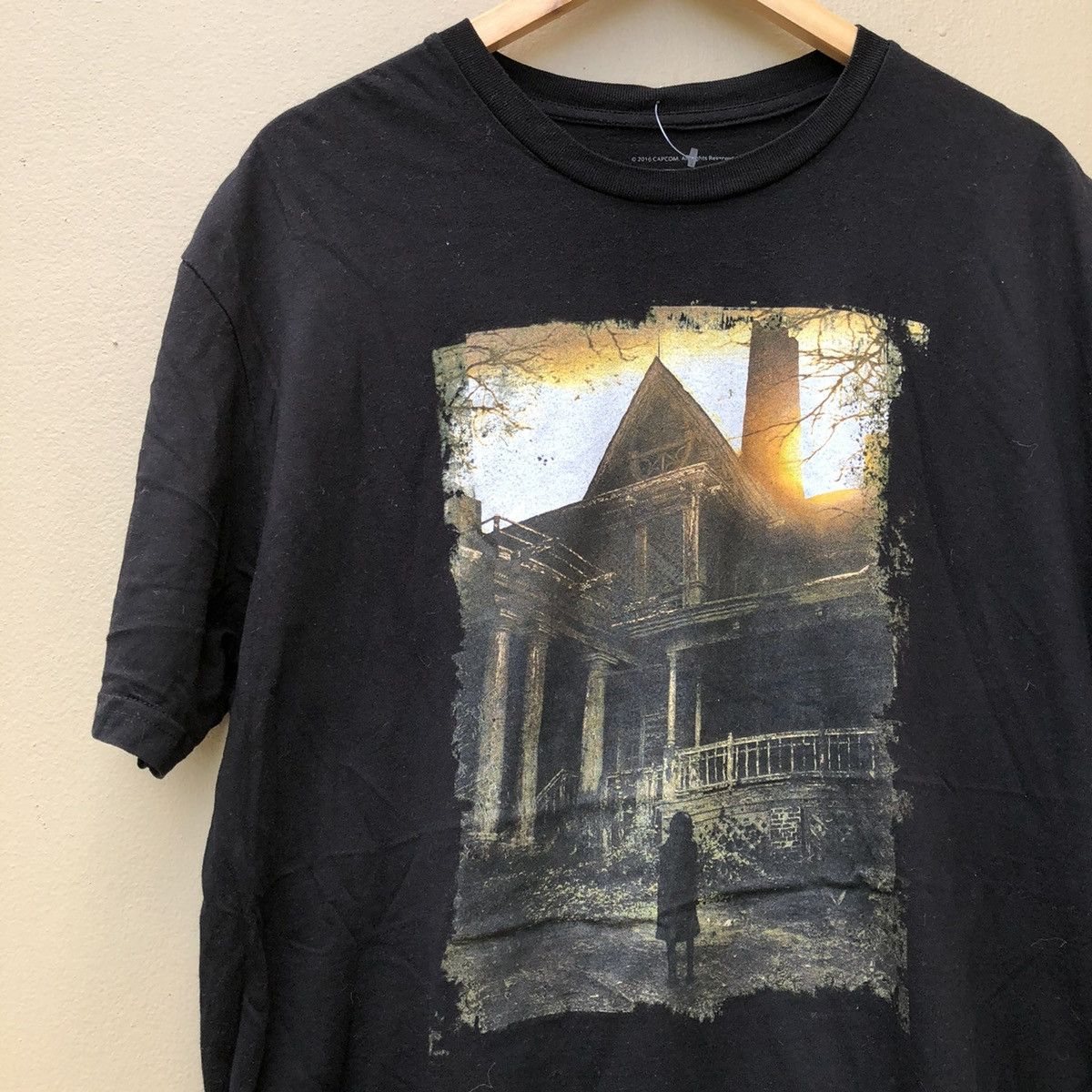 Vintage Vintage residentevil capcom game t shirt Size US XL / EU 56 / 4 - 2 Thumbnail