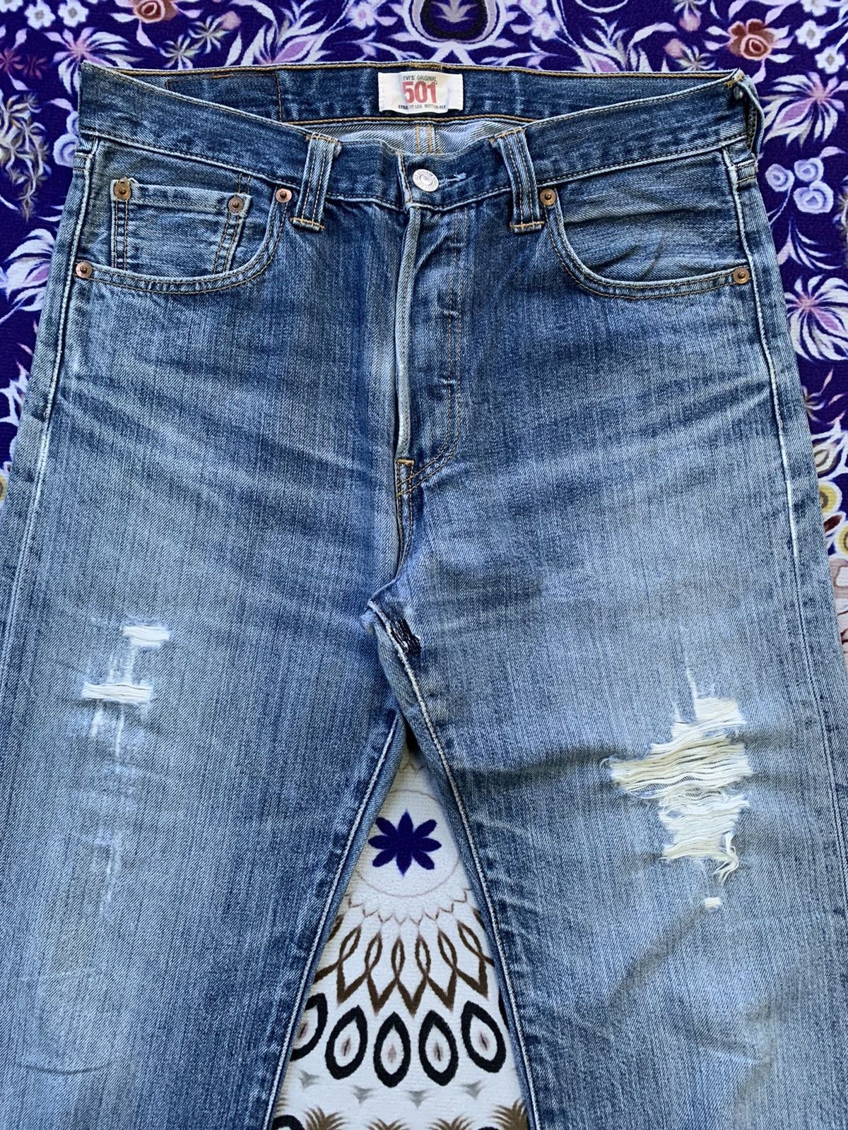 Levi's Vintage Clothing Vintage Levis 501 Distressed Denim Size US 32 / EU 48 - 2 Thumbnail