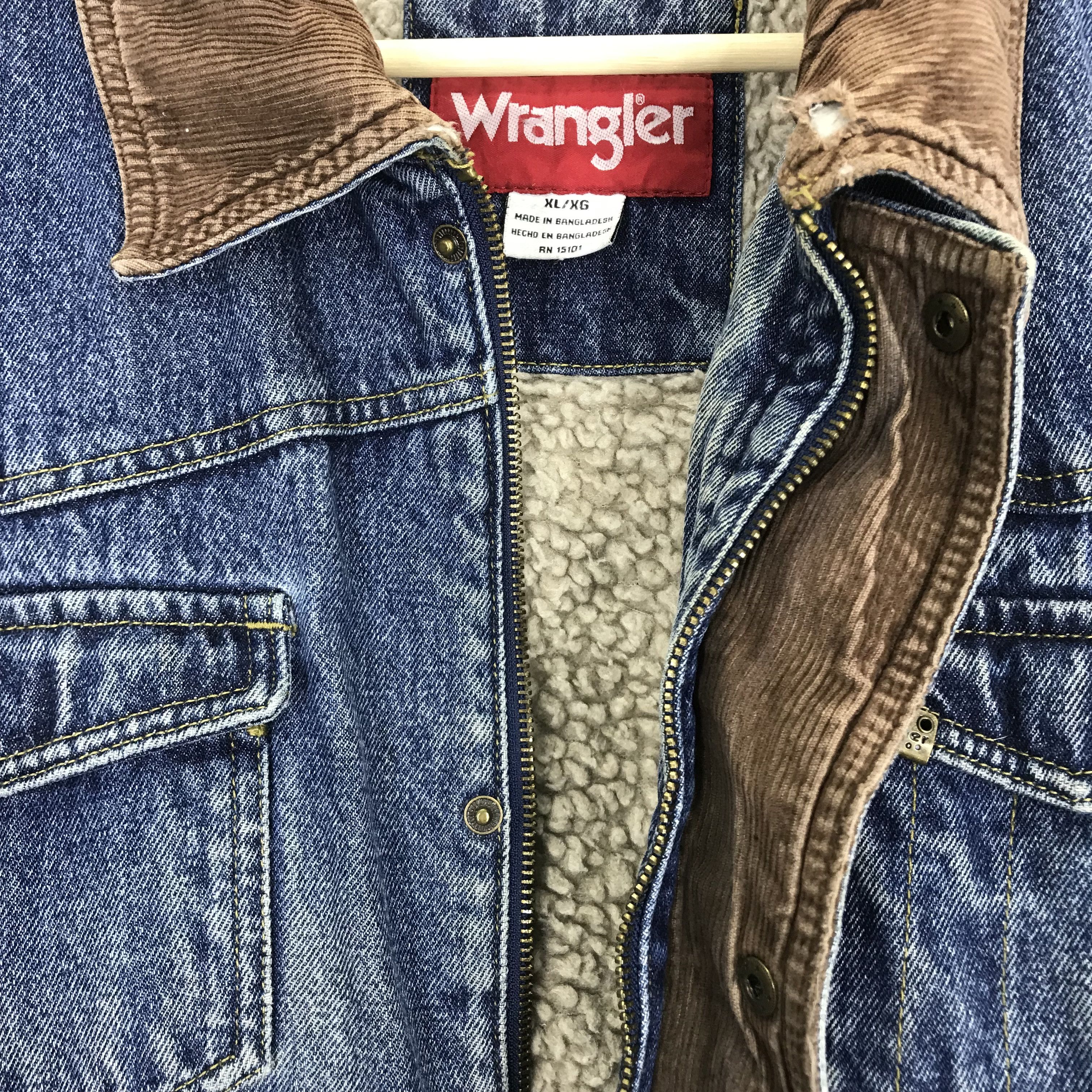 Wrangler Vintage 90s Wrangler Denim Jacket Four Pocket Sherpa Lining Size US XL / EU 56 / 4 - 12 Thumbnail