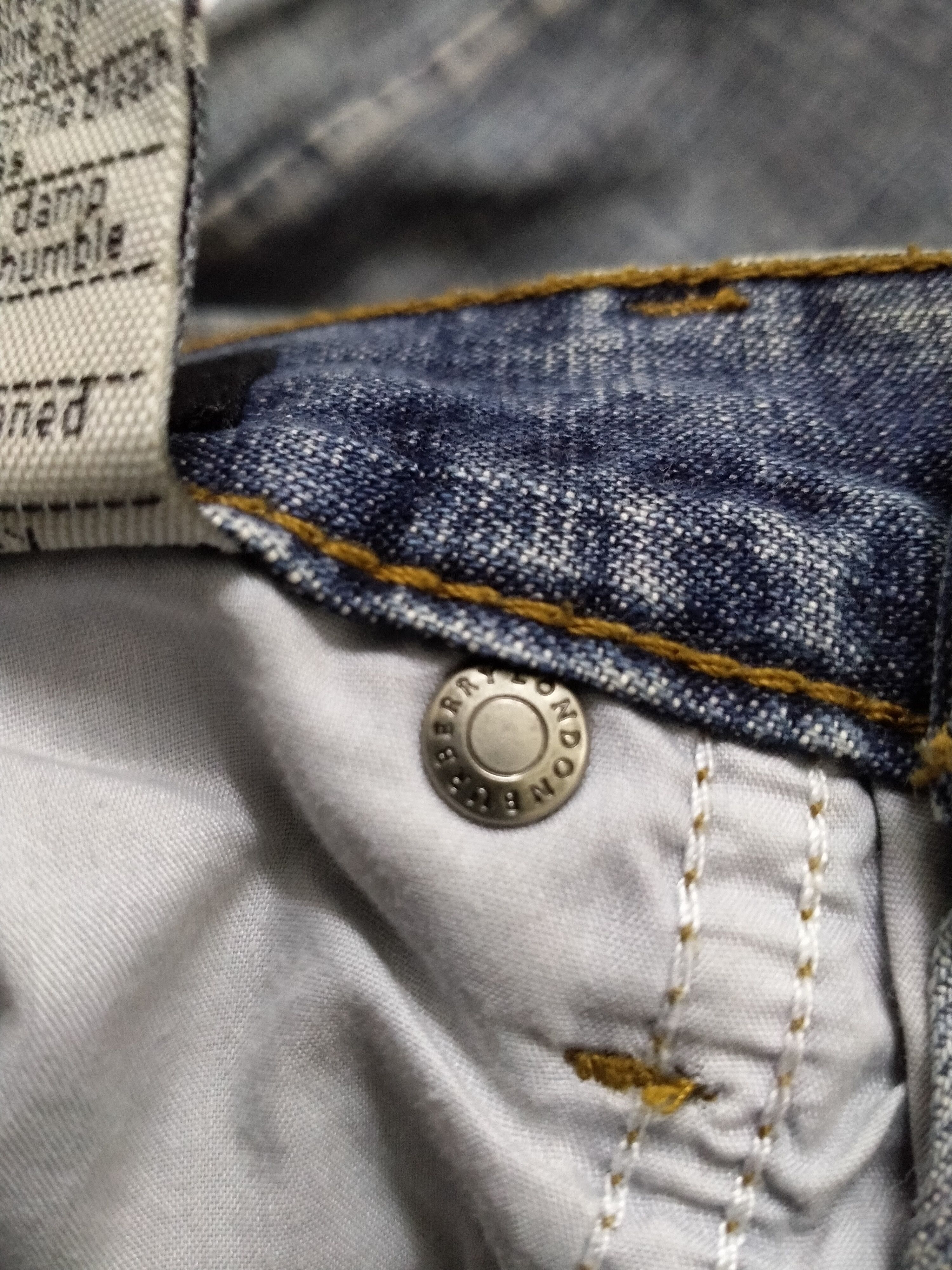 Burberry Burberry London jeans Size US 31 - 13 Thumbnail