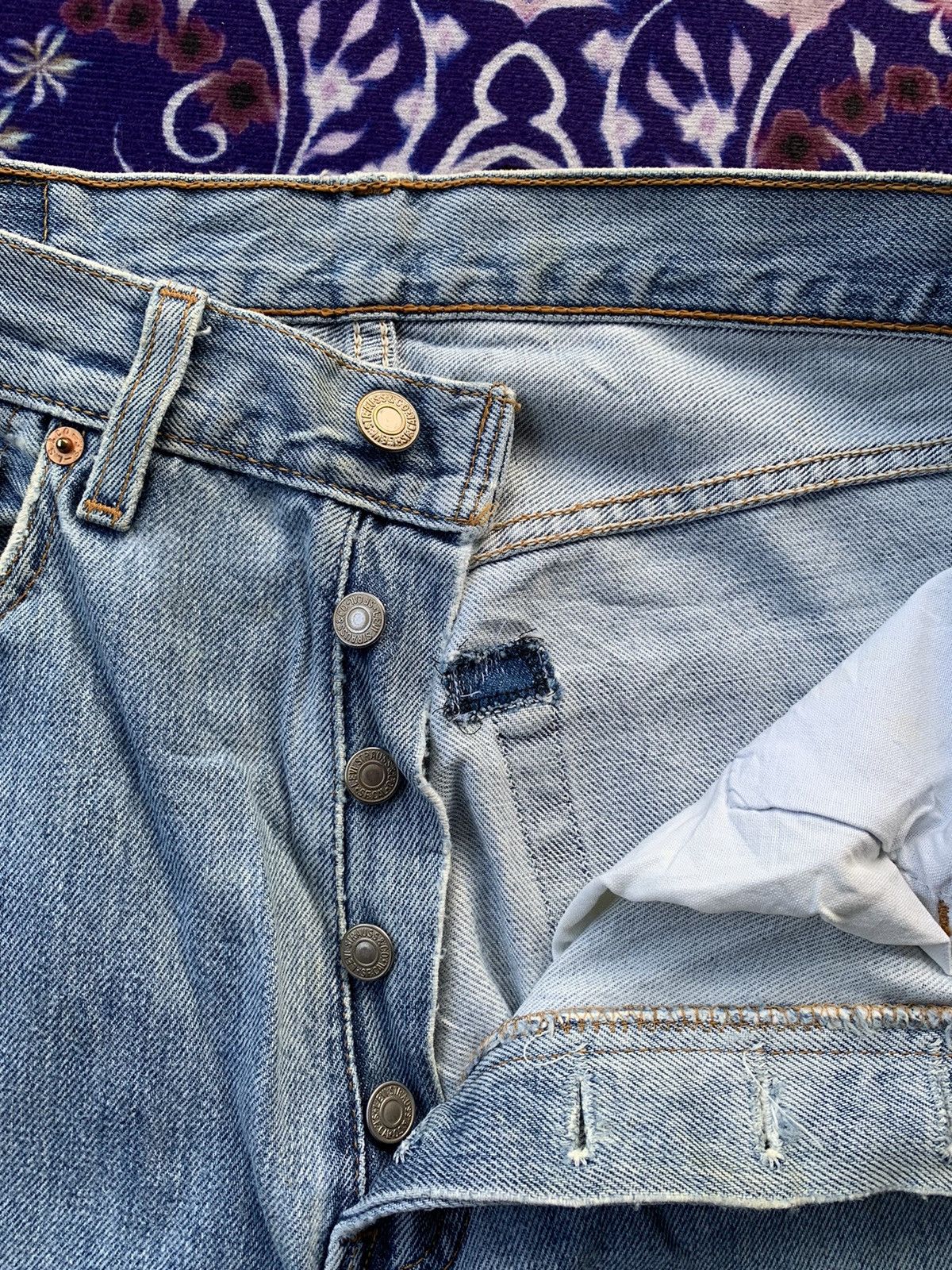Levi's Vintage Clothing Vintage Levis 501 Distressed Denim Size US 31 - 6 Thumbnail