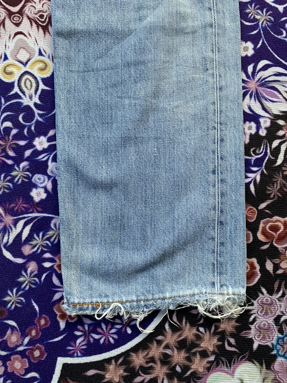 Levi's Vintage Clothing Vintage Levis 501 Distressed Denim Size US 31 - 2 Thumbnail