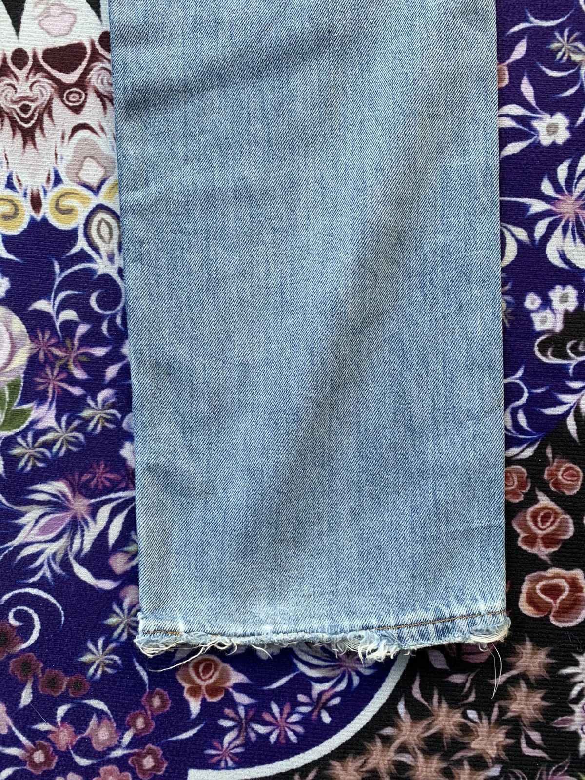 Levi's Vintage Clothing Vintage Levis 501 Distressed Denim Size US 31 - 10 Thumbnail