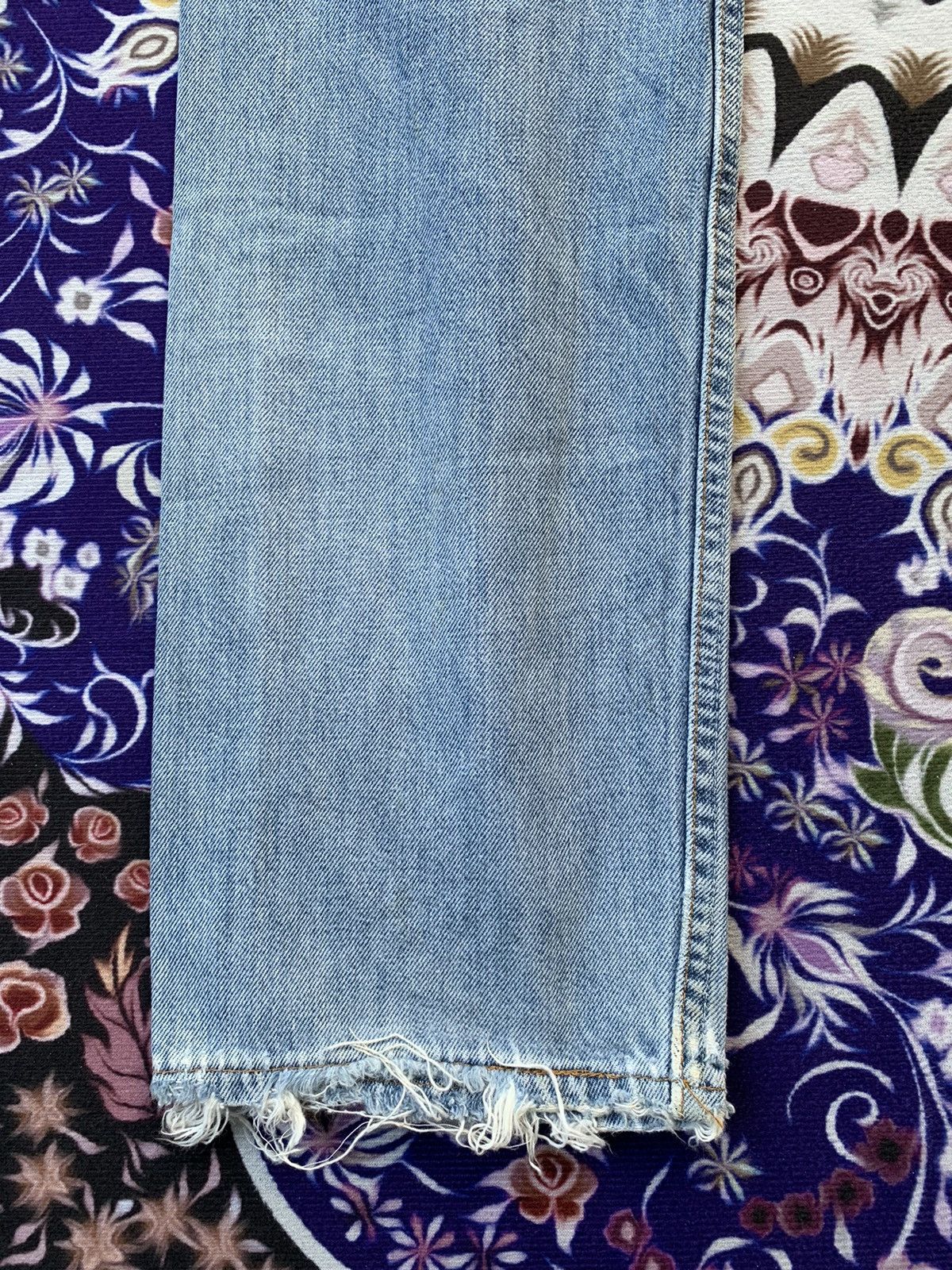 Levi's Vintage Clothing Vintage Levis 501 Distressed Denim Size US 31 - 11 Thumbnail
