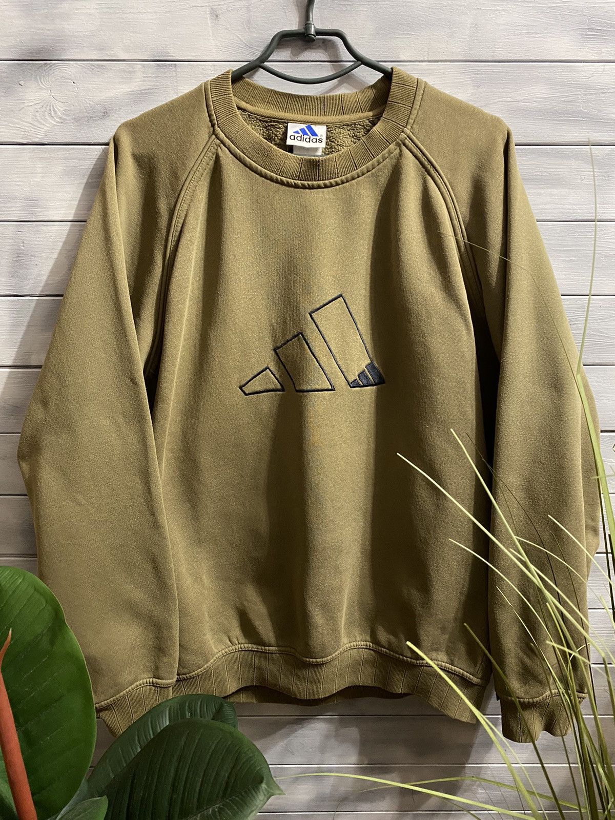 Adidas Rare Vintage Sweatshirt Adidas Big Logo Y2K. Size US L / EU 52-54 / 3 - 1 Thumbnail