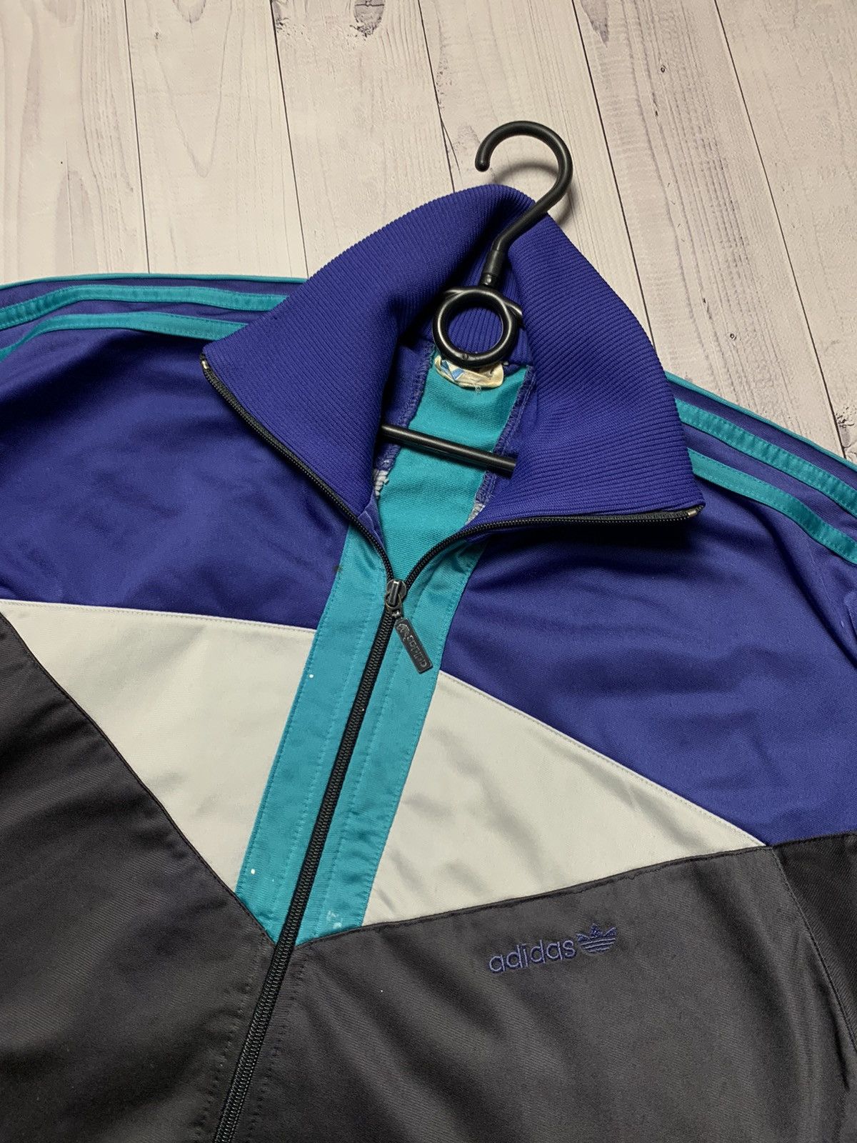 Vintage Vintage adidas originals track jacket size M rare Size US M / EU 48-50 / 2 - 2 Thumbnail