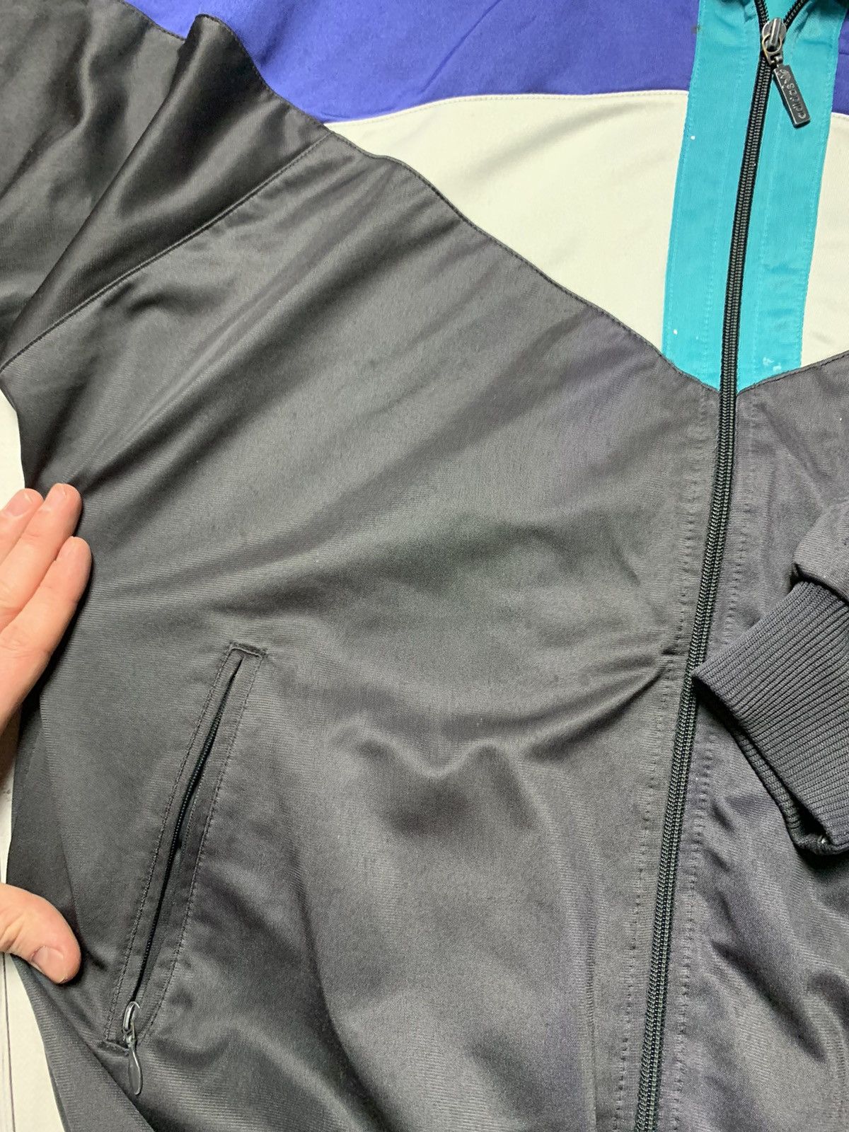 Vintage Vintage adidas originals track jacket size M rare Size US M / EU 48-50 / 2 - 7 Thumbnail