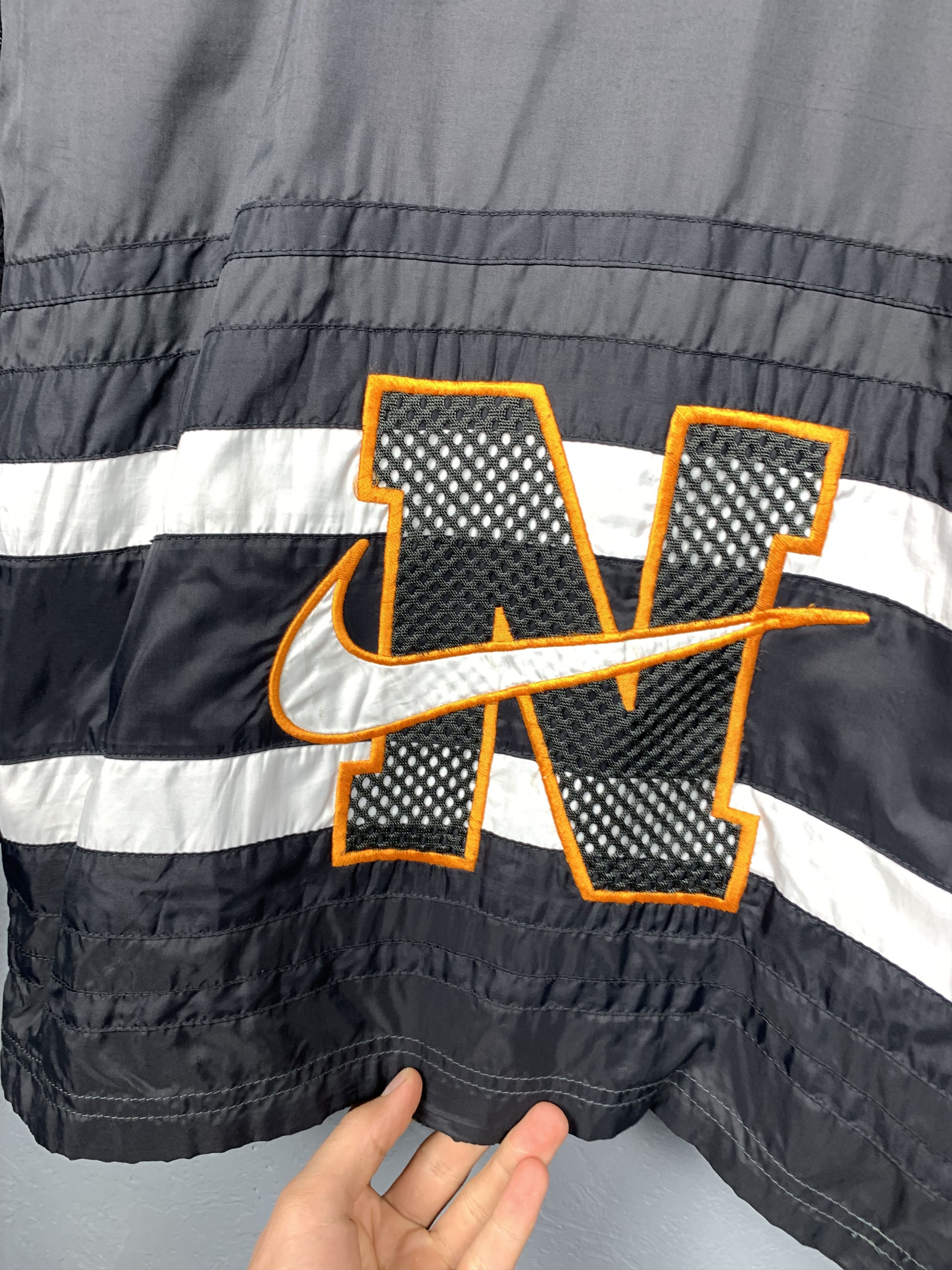 Nike NIKE 90s Vintage Mens Nylon Jacket Size US M / EU 48-50 / 2 - 4 Thumbnail