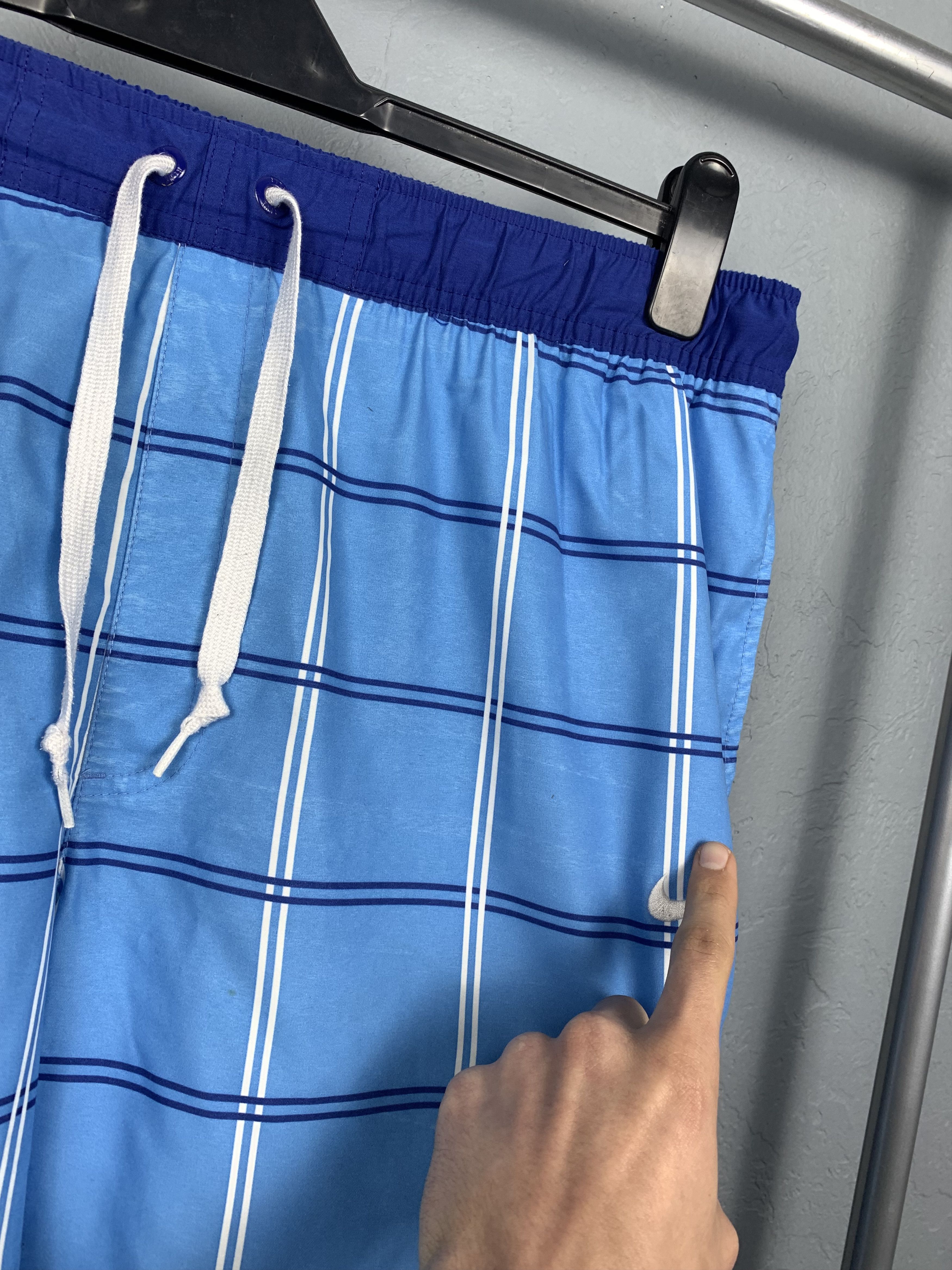Nike Nike Vintage Mens Shorts Y2K Size US 34 / EU 50 - 3 Thumbnail