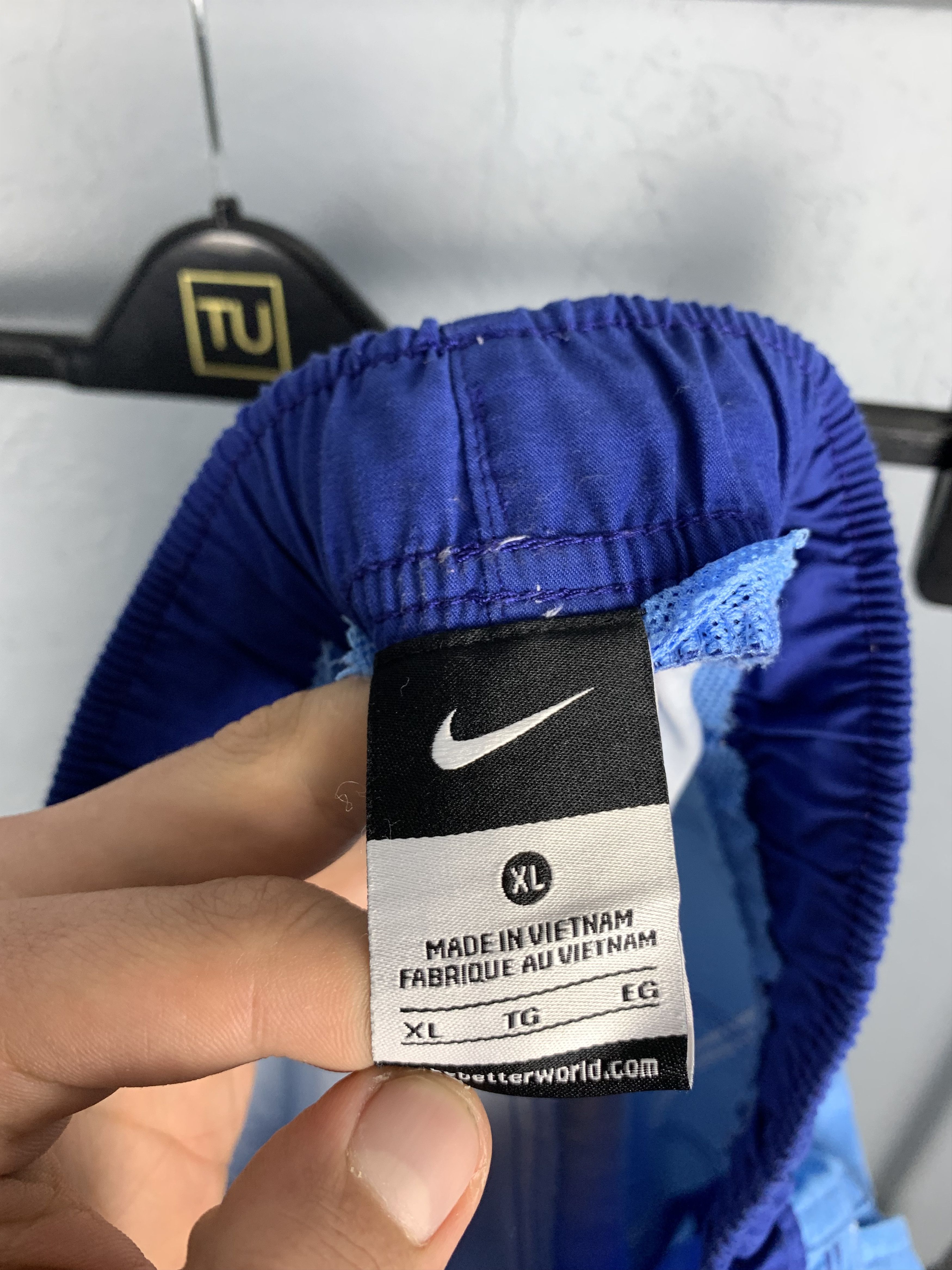 Nike Nike Vintage Mens Shorts Y2K Size US 34 / EU 50 - 10 Thumbnail