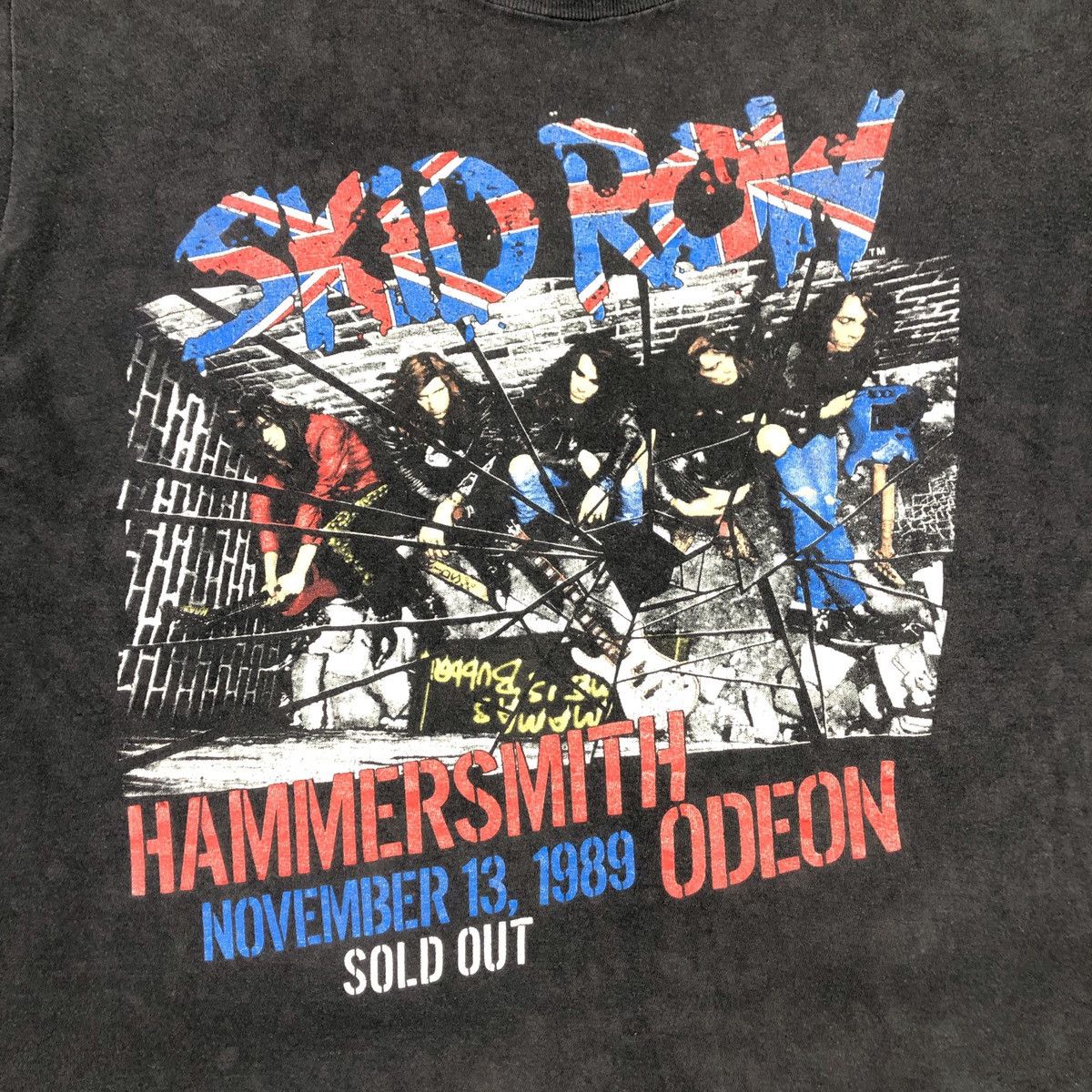 Band Tees 1980’s Vintage Skid Row Hammersmith Odeon Concert Tee Size US S / EU 44-46 / 1 - 3 Thumbnail