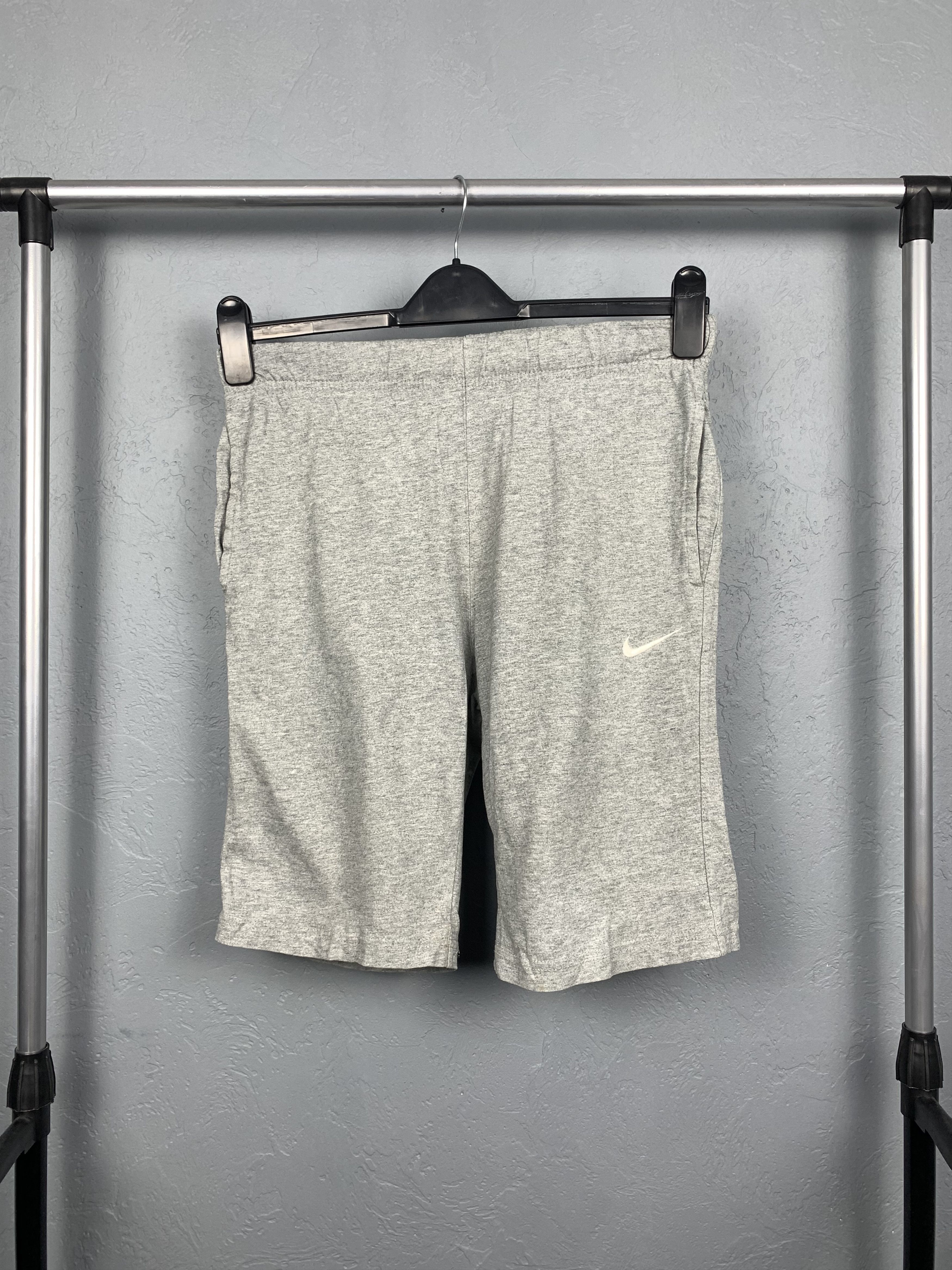 Nike Vintage Nike Mens Cotton Shorts Y2K Size US 30 / EU 46 - 1 Thumbnail
