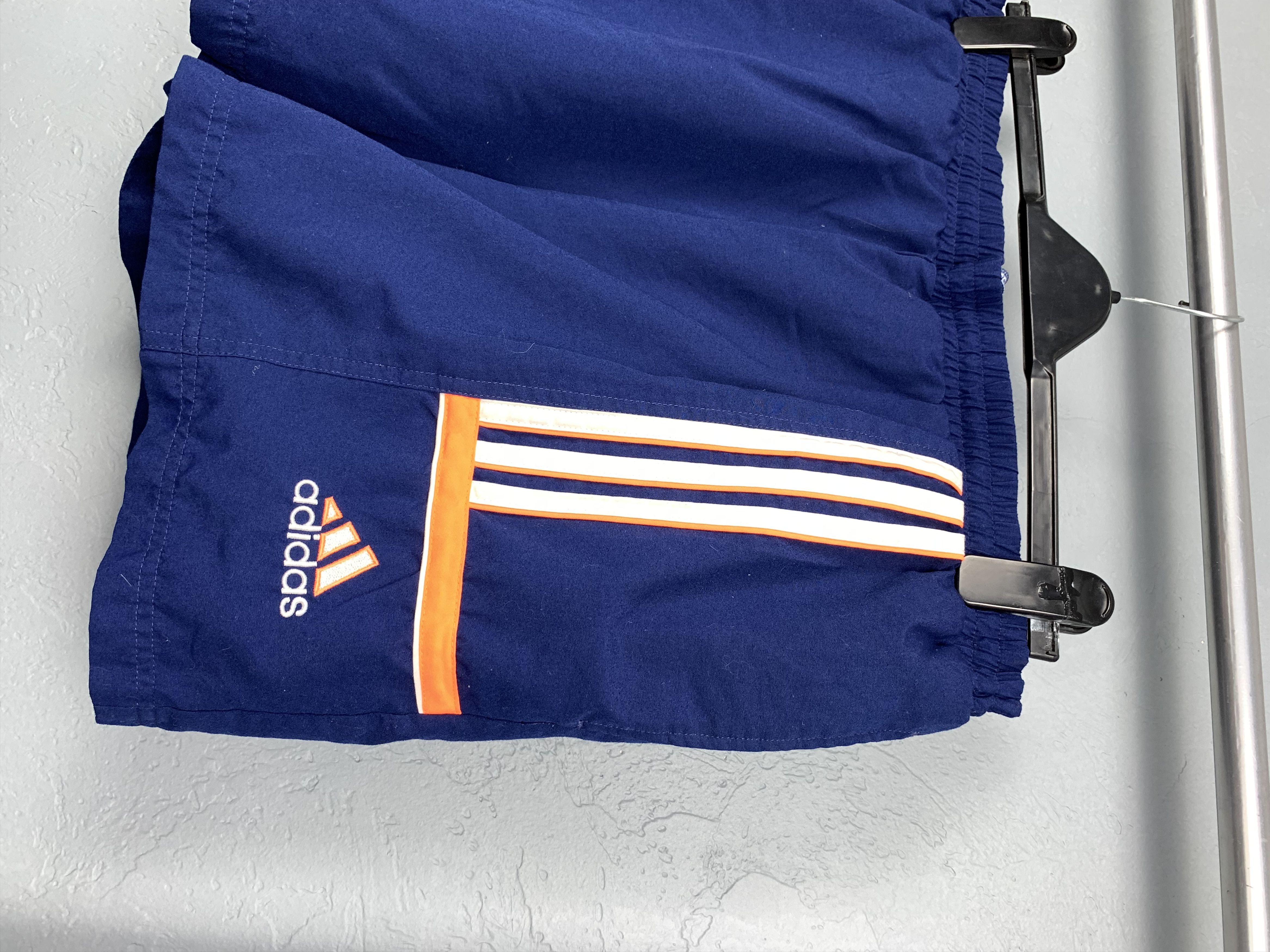 Adidas Adidas 90s Vintage Mens Nylon Shorts Size US 34 / EU 50 - 2 Thumbnail