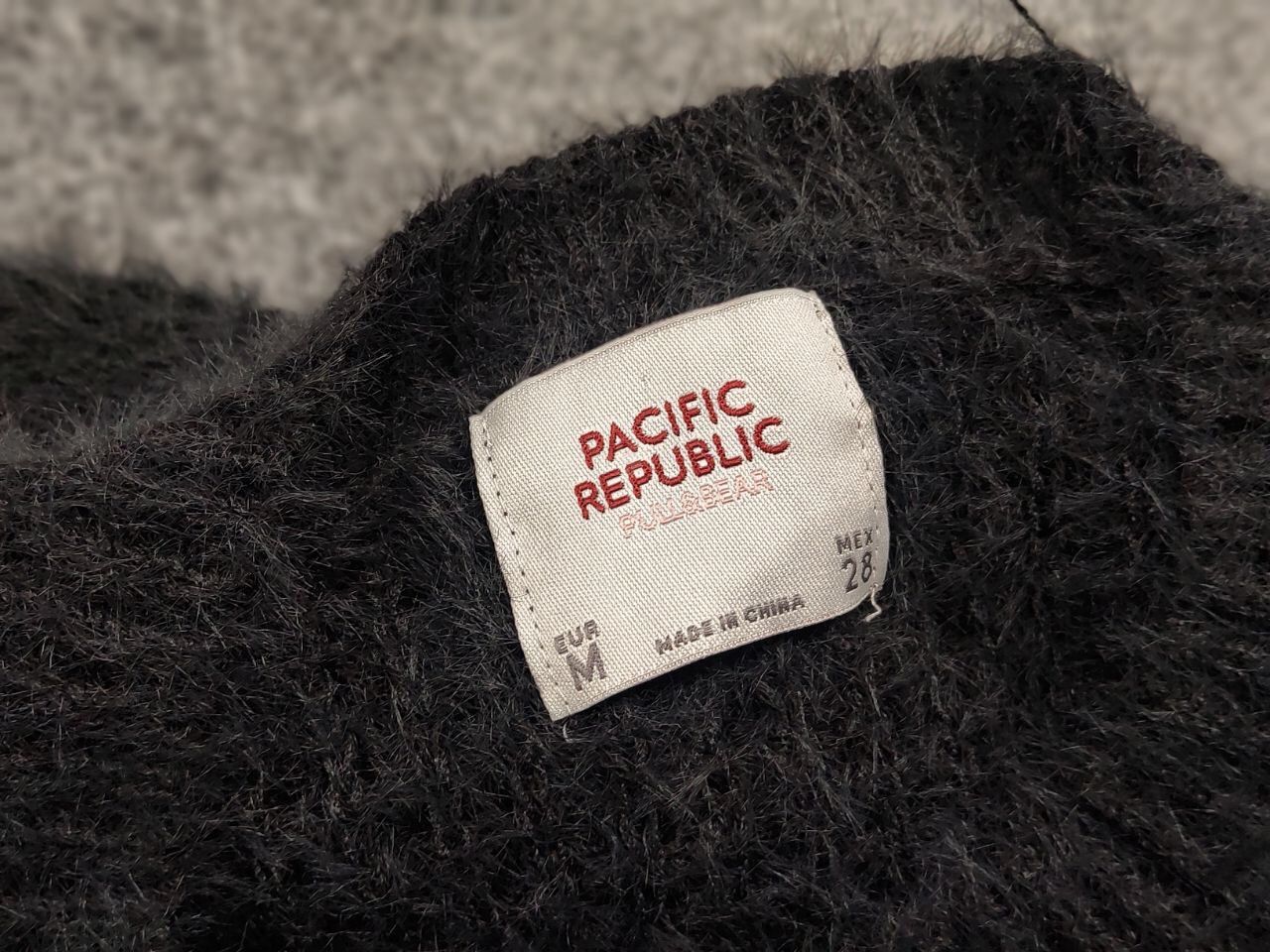 Japanese Brand Vintage 90's Japanese Dark Knit Sweater Mohair Fuzzy Style Size M / US 6-8 / IT 42-44 - 16 Thumbnail