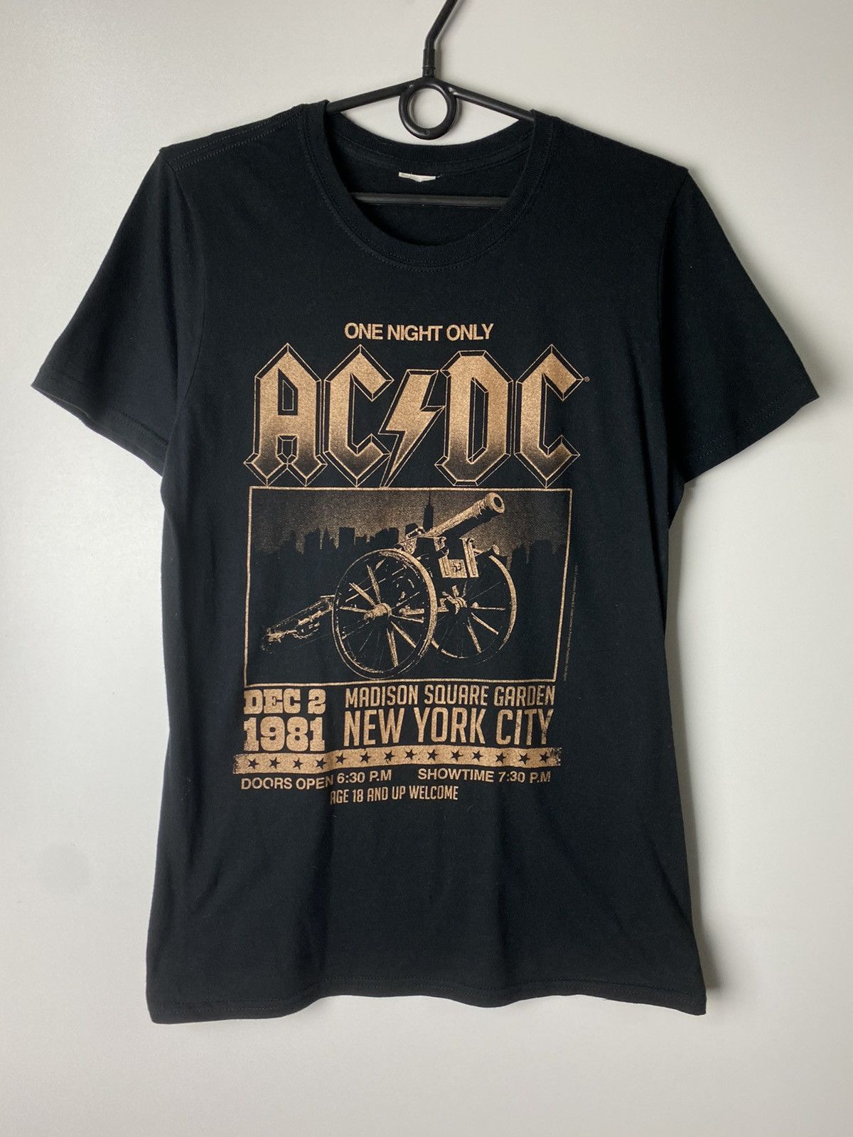 Vintage AC/DC vintage t-shirts size S Size US S / EU 44-46 / 1 - 1 Thumbnail