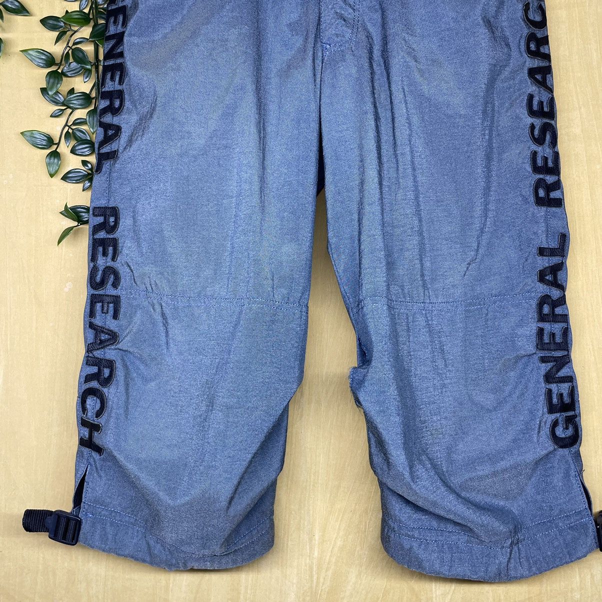 General Research a87 GENERAL RESEARCH 3rd Quarter PANTS BIG SPELLOUT Size US 33 - 5 Thumbnail